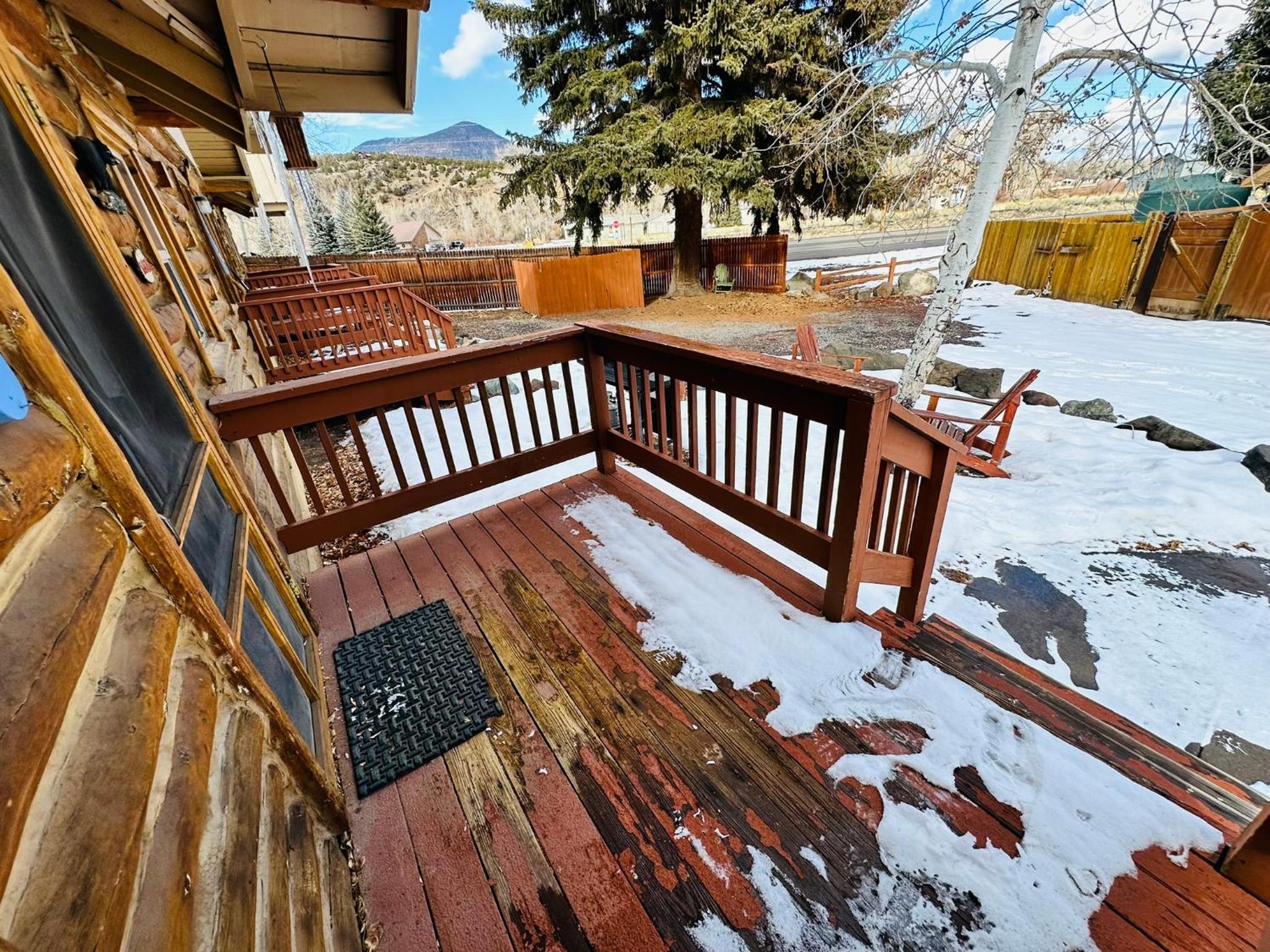 Ute Bluff Lodge, Cabins and RV park