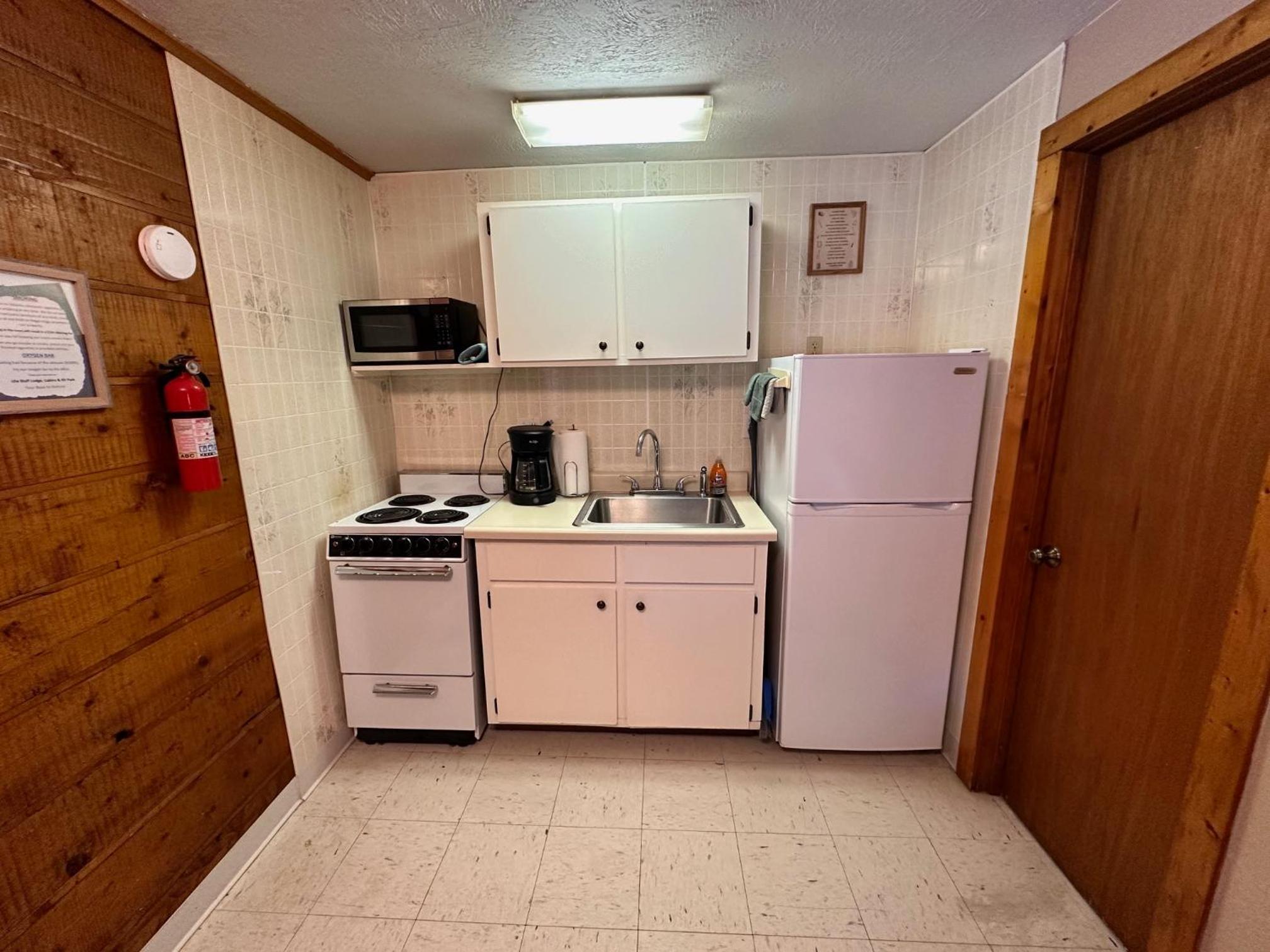 Ute Bluff Lodge, Cabins and RV park