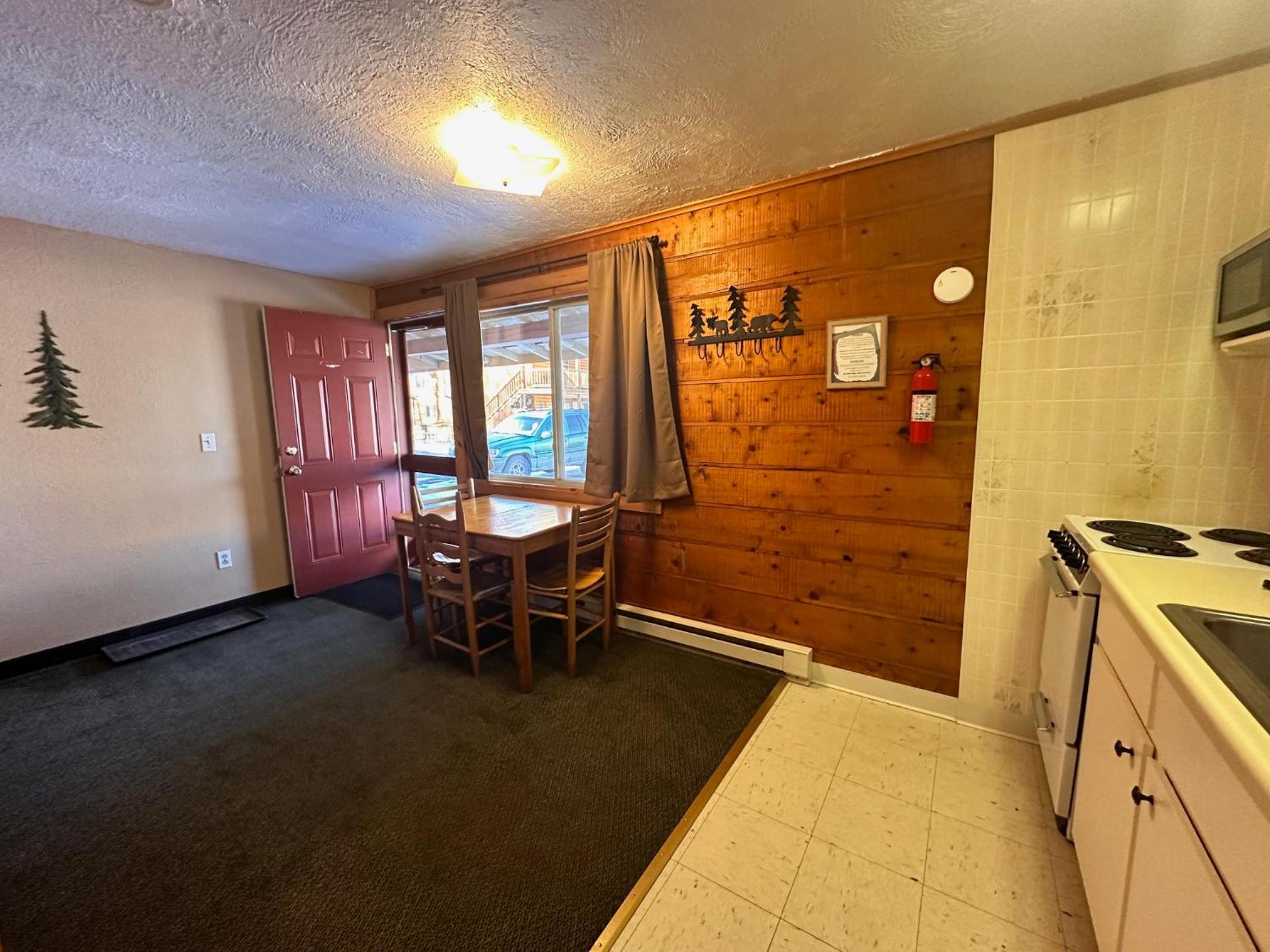 Ute Bluff Lodge, Cabins and RV park