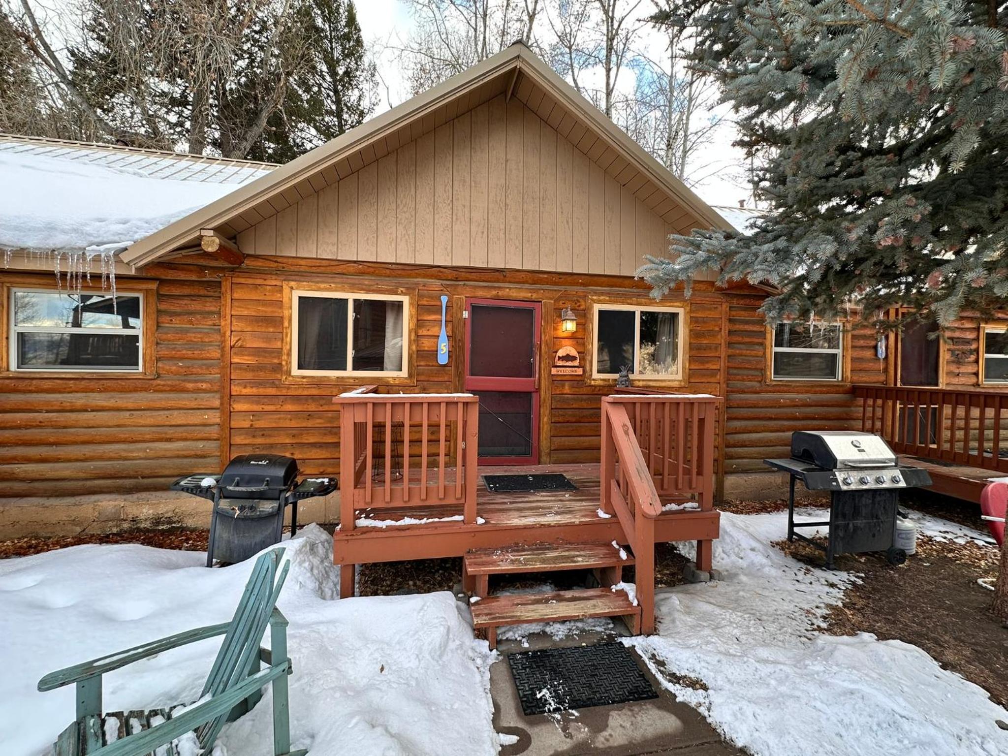 Ute Bluff Lodge, Cabins and RV park