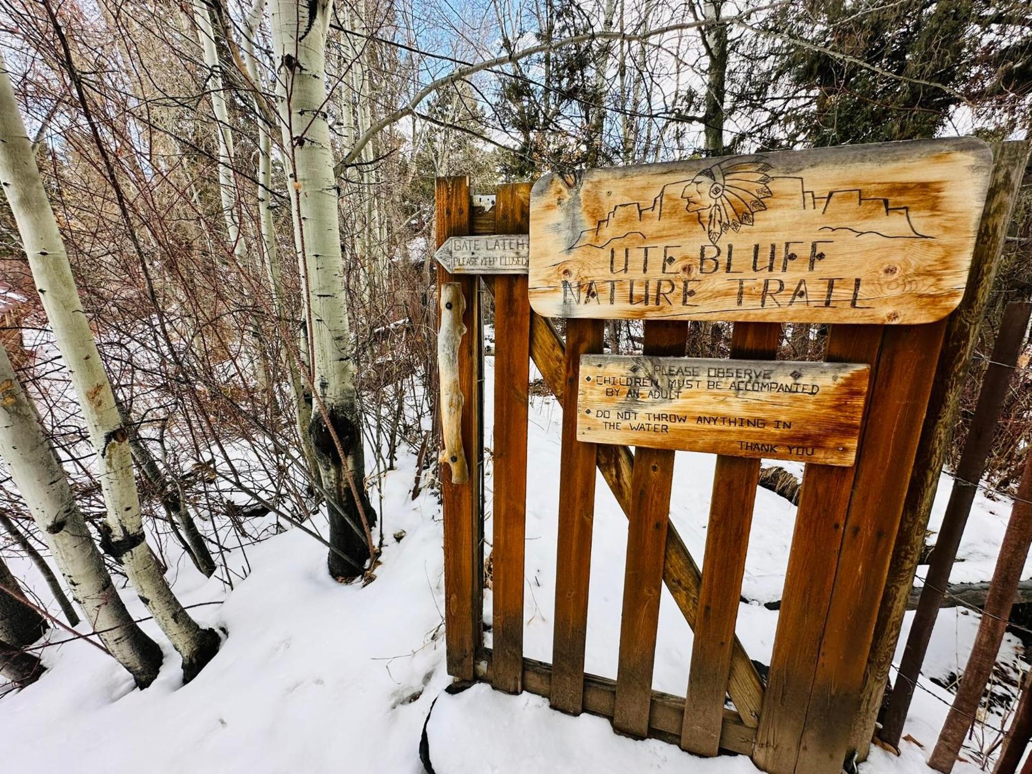 Ute Bluff Lodge, Cabins and RV park