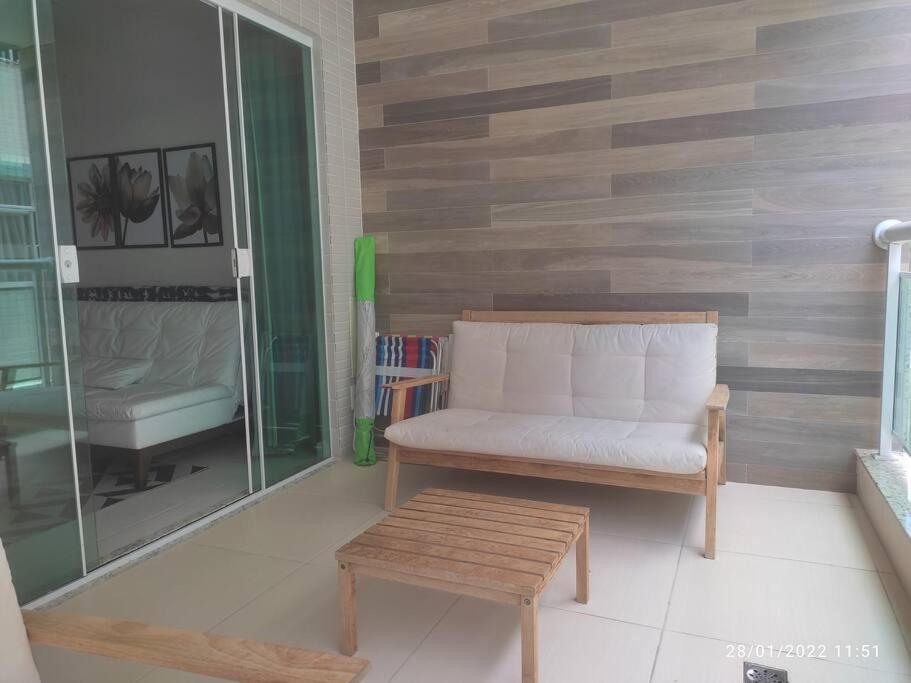 Apt novo e charmoso a uma quadra da Praia do Forte