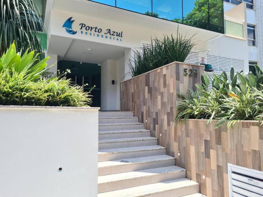 Apt novo e charmoso a uma quadra da Praia do Forte