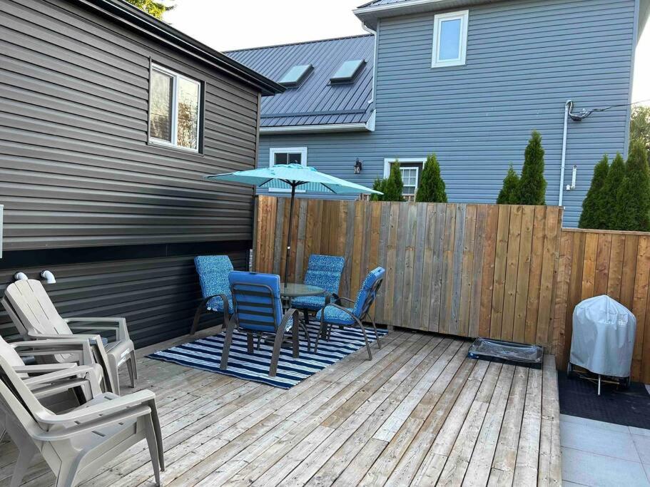 Elite Upper Deck Suites l Lake front with hot tub