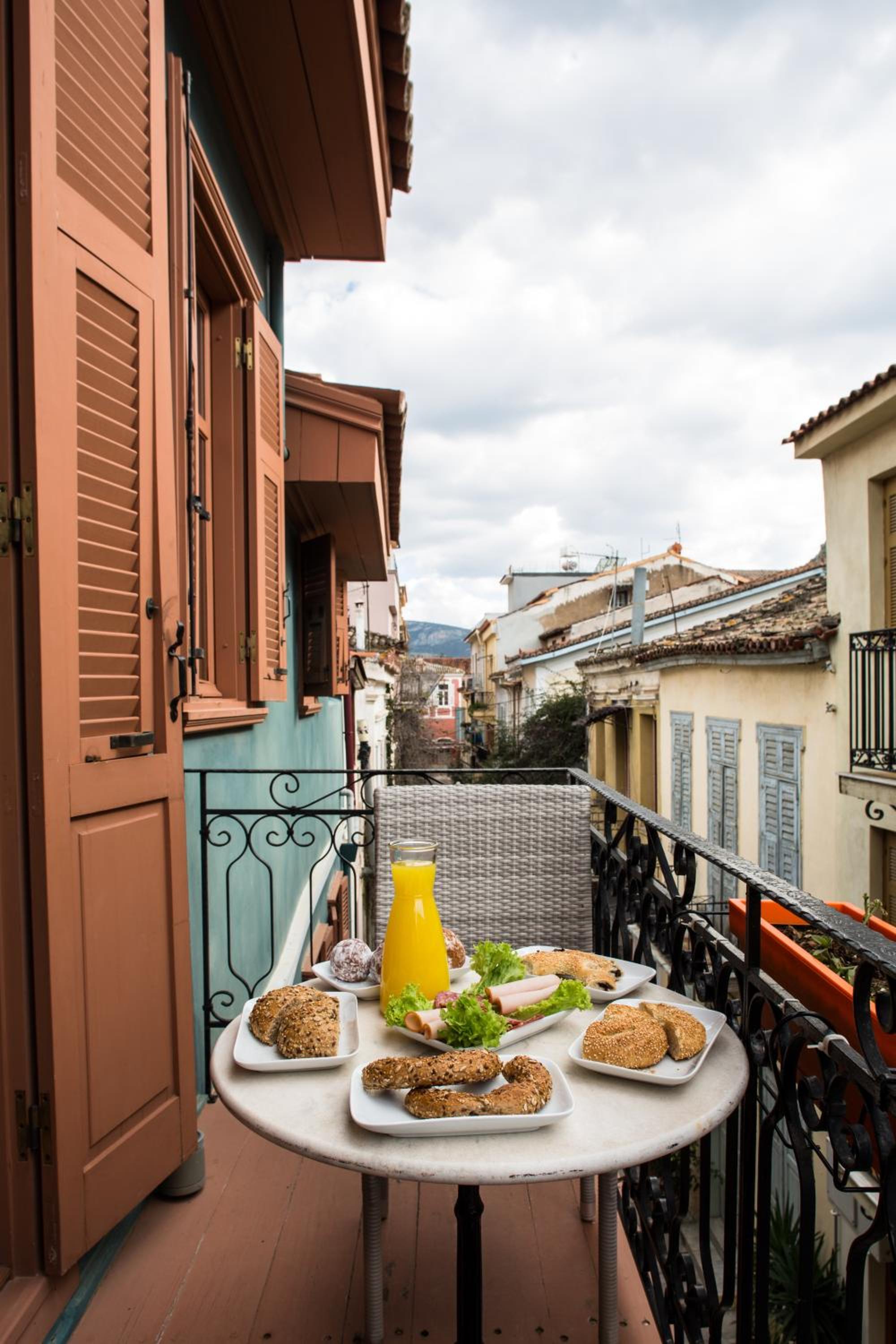 Kyveli Suites