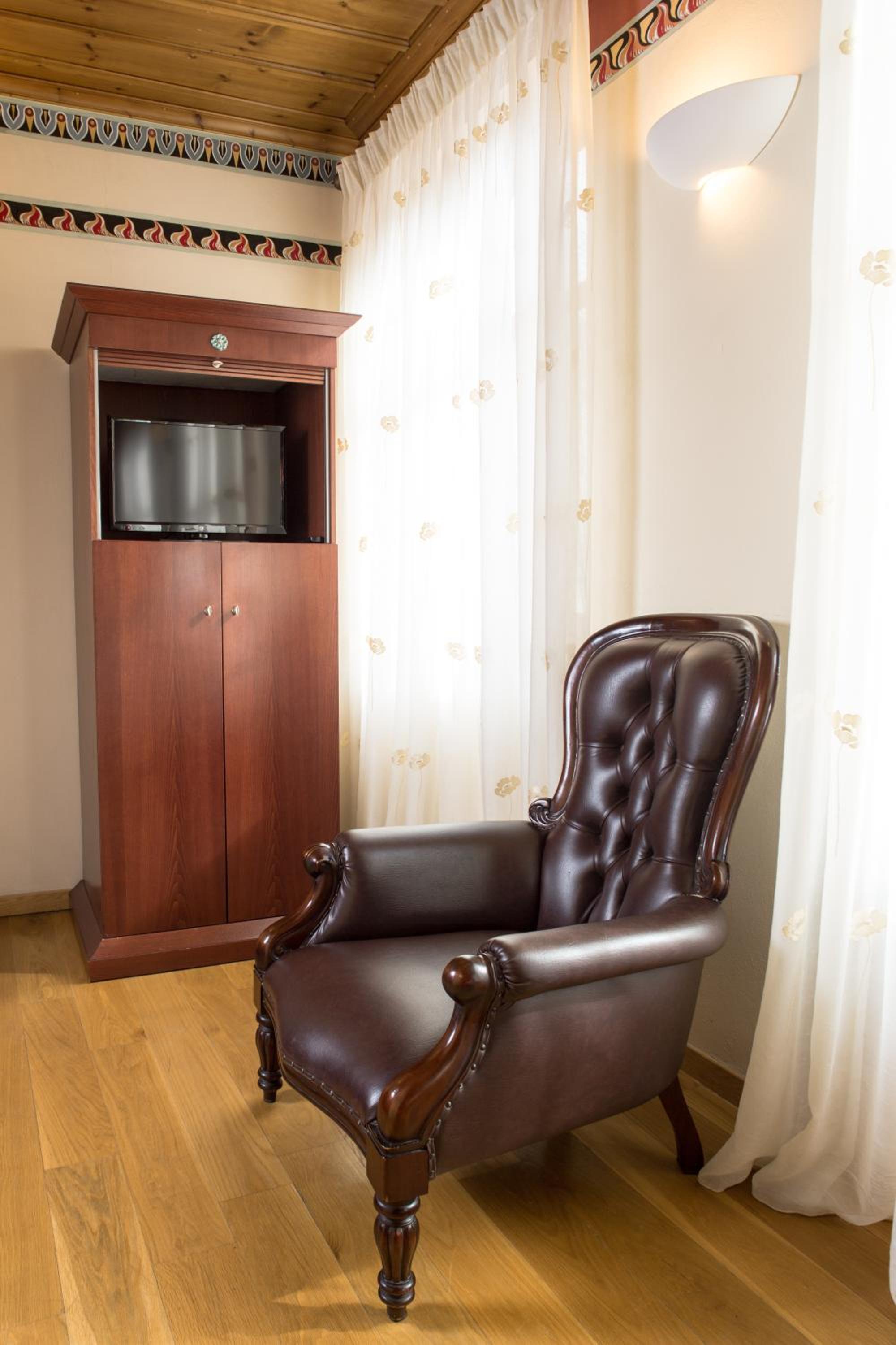 Kyveli Suites