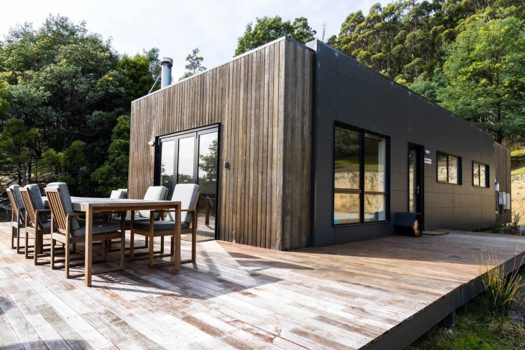 Brewer's Cabin self-contained cabin at McHenry Distillery & Brewery