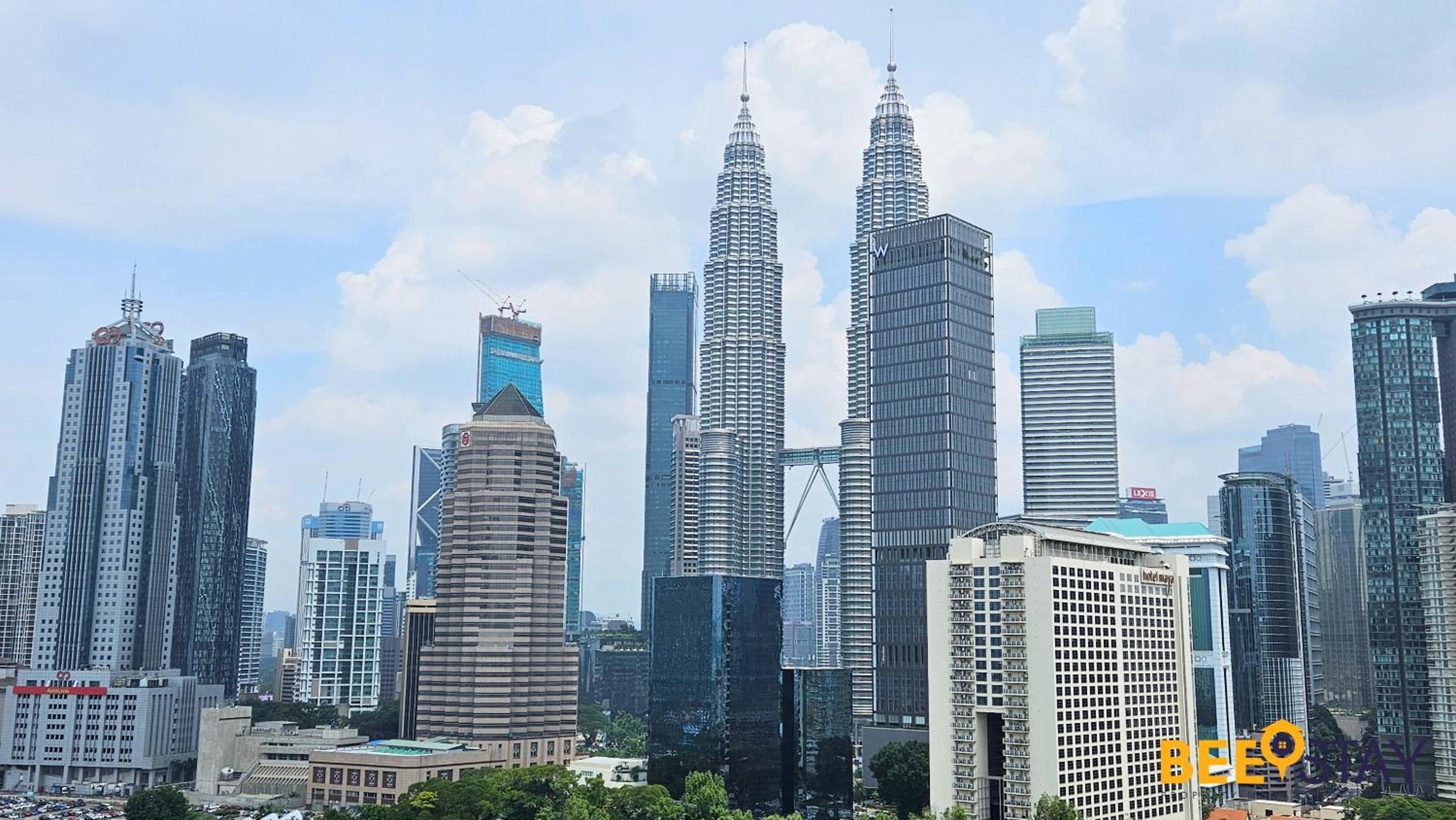 Balcony KLCC View Kampung Baru Luxurious