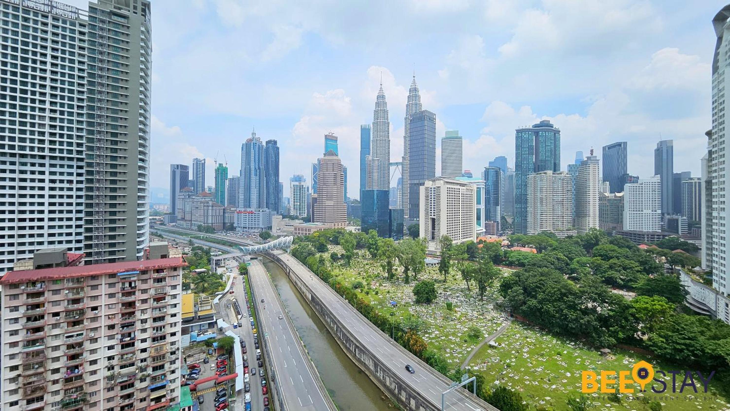 Balcony KLCC View Kampung Baru Luxurious