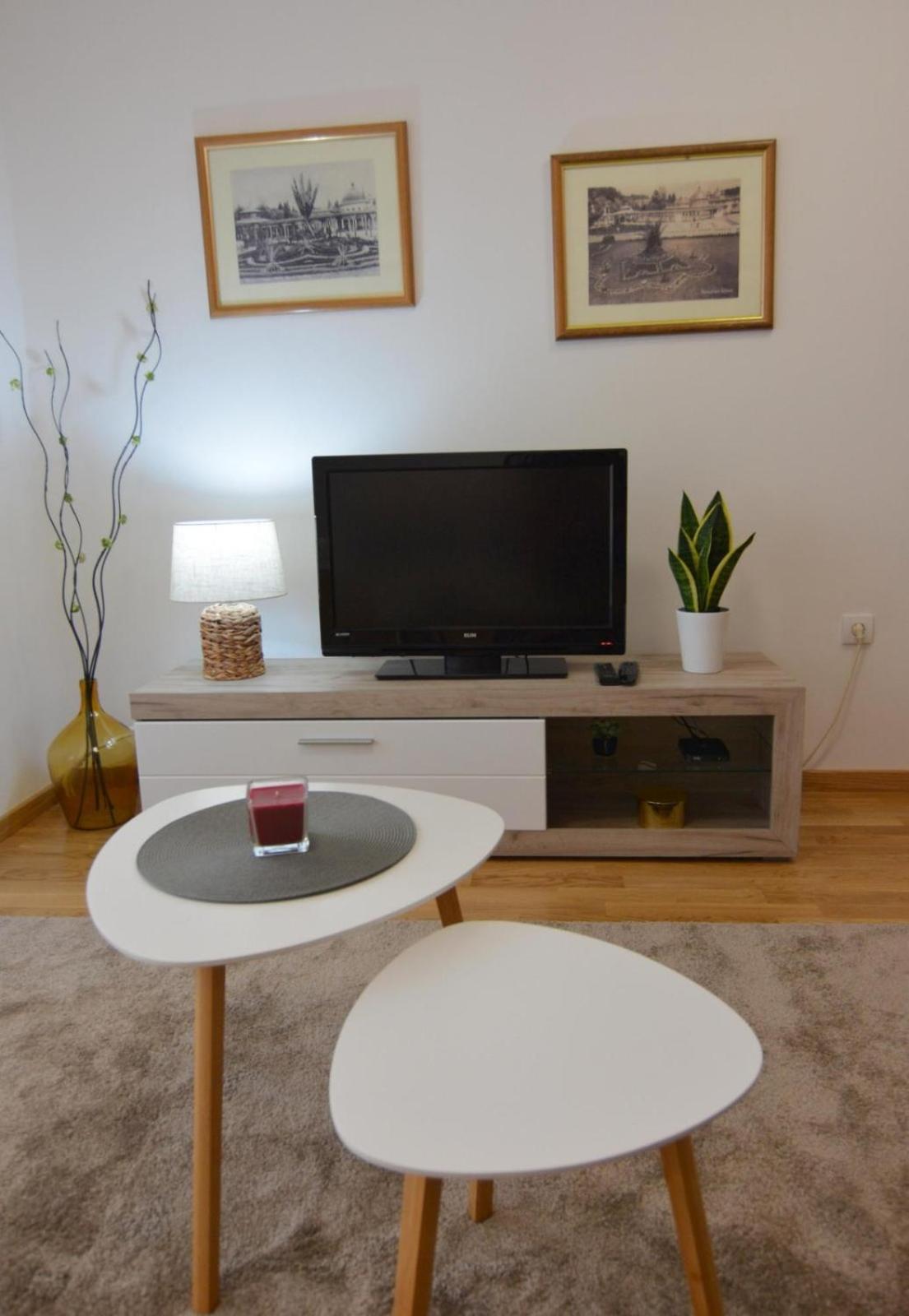 Studio apartman Sara