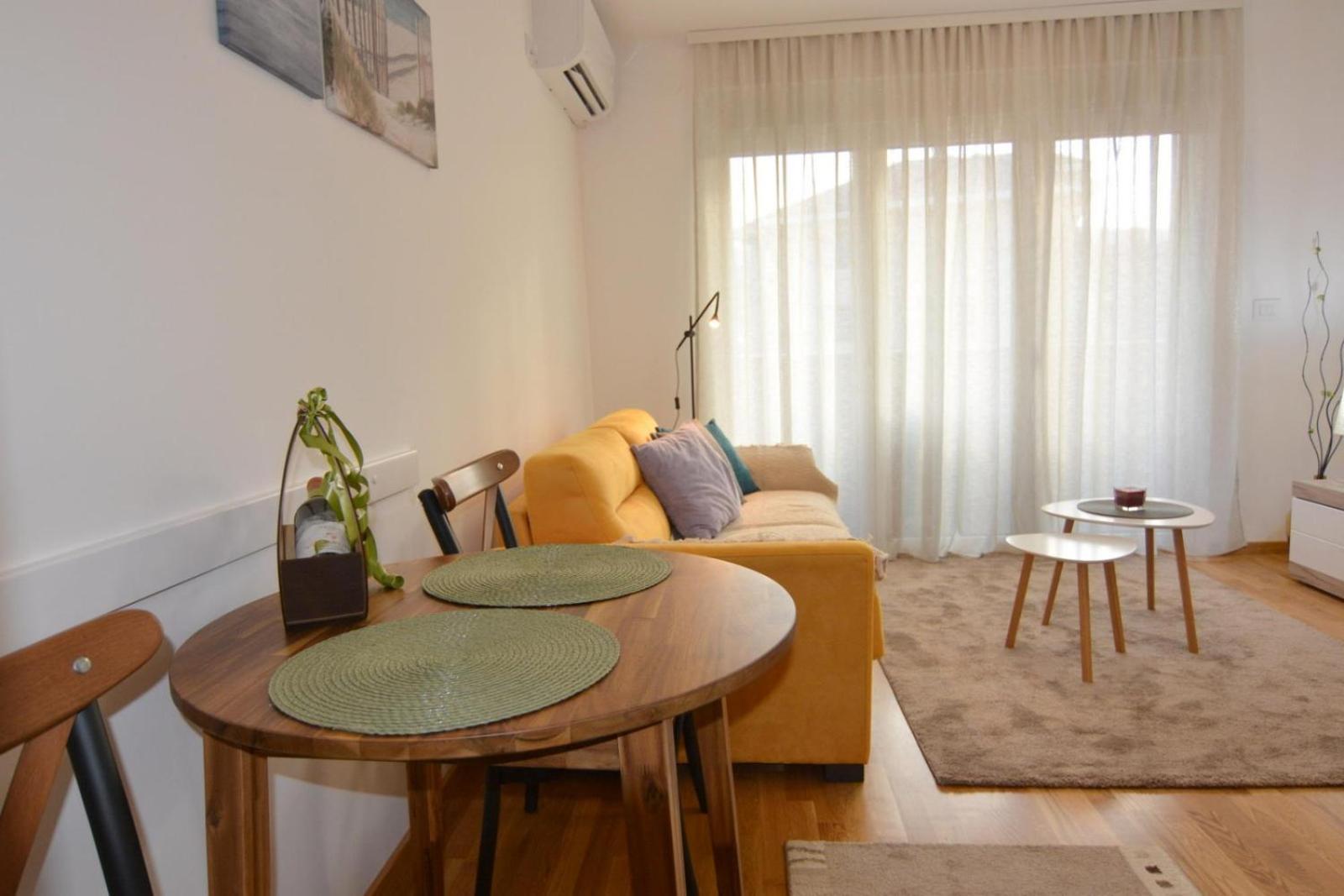 Studio apartman Sara