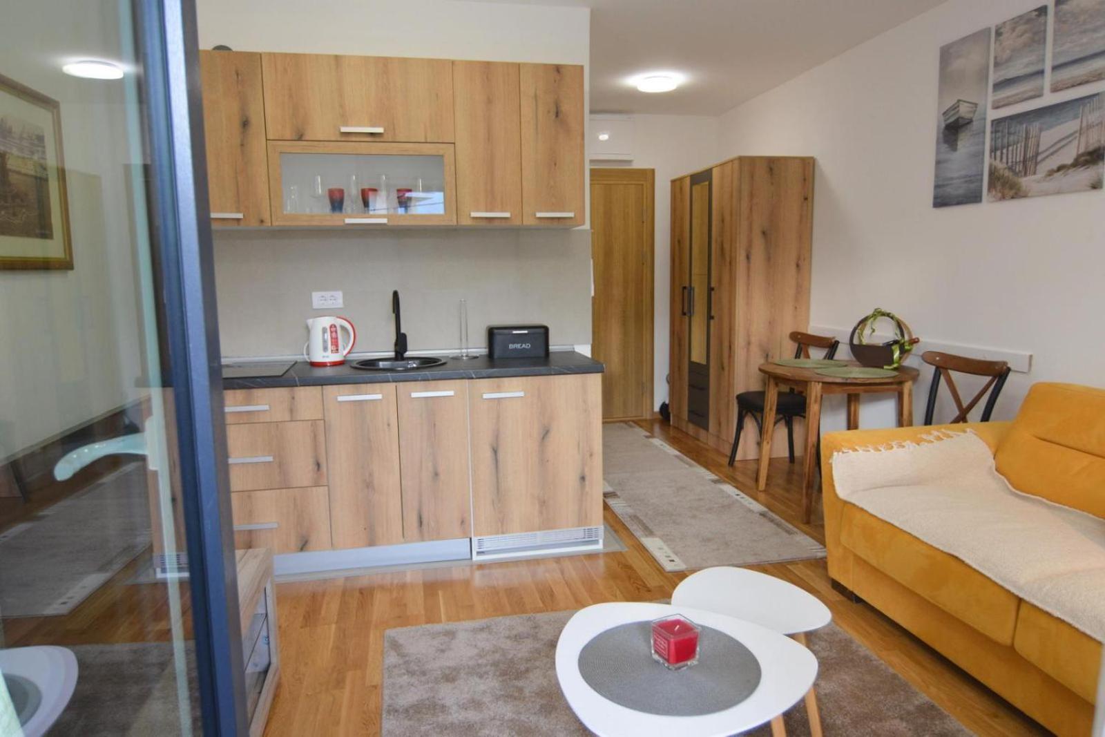 Studio apartman Sara
