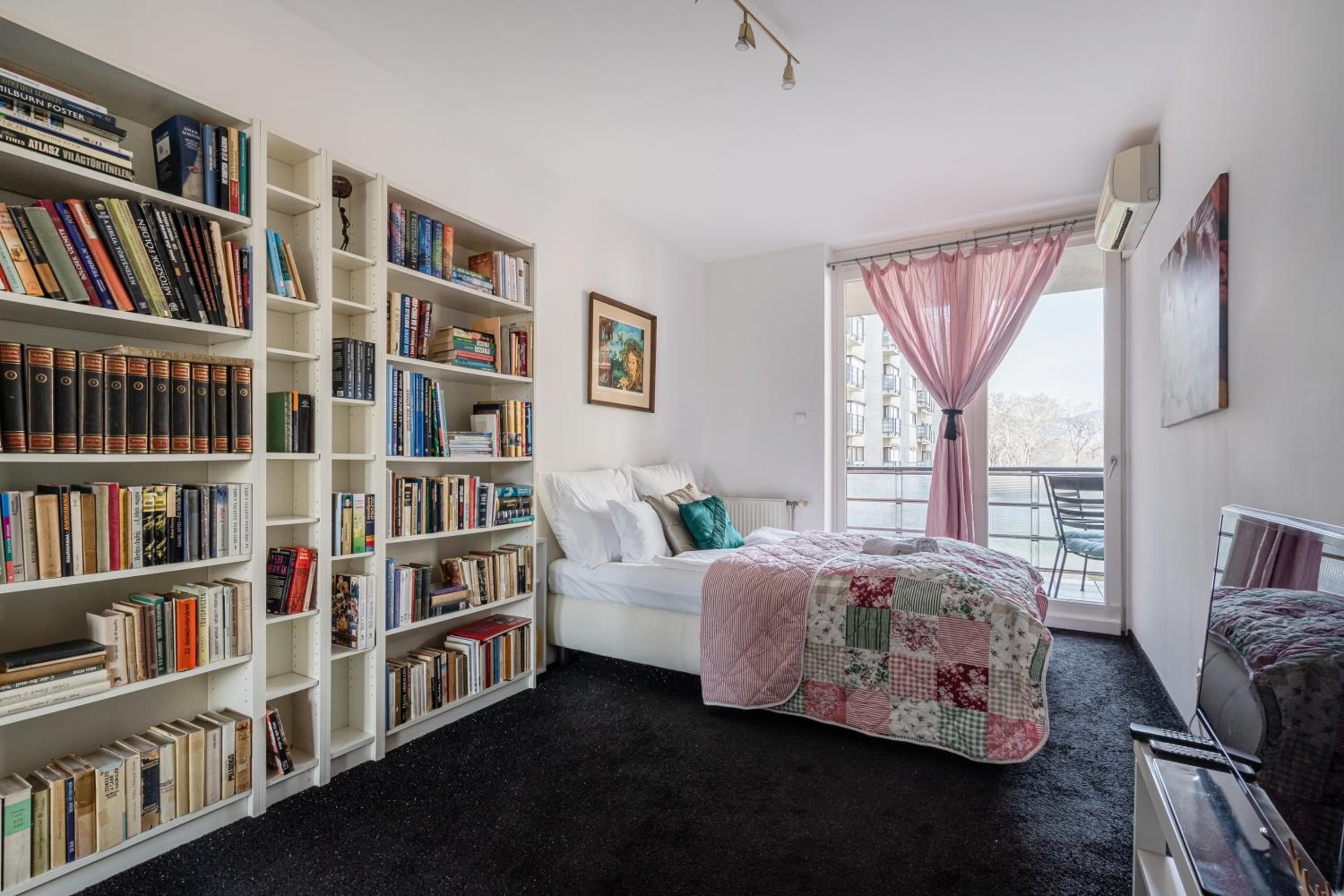 Heart and Soul Apartment view 3