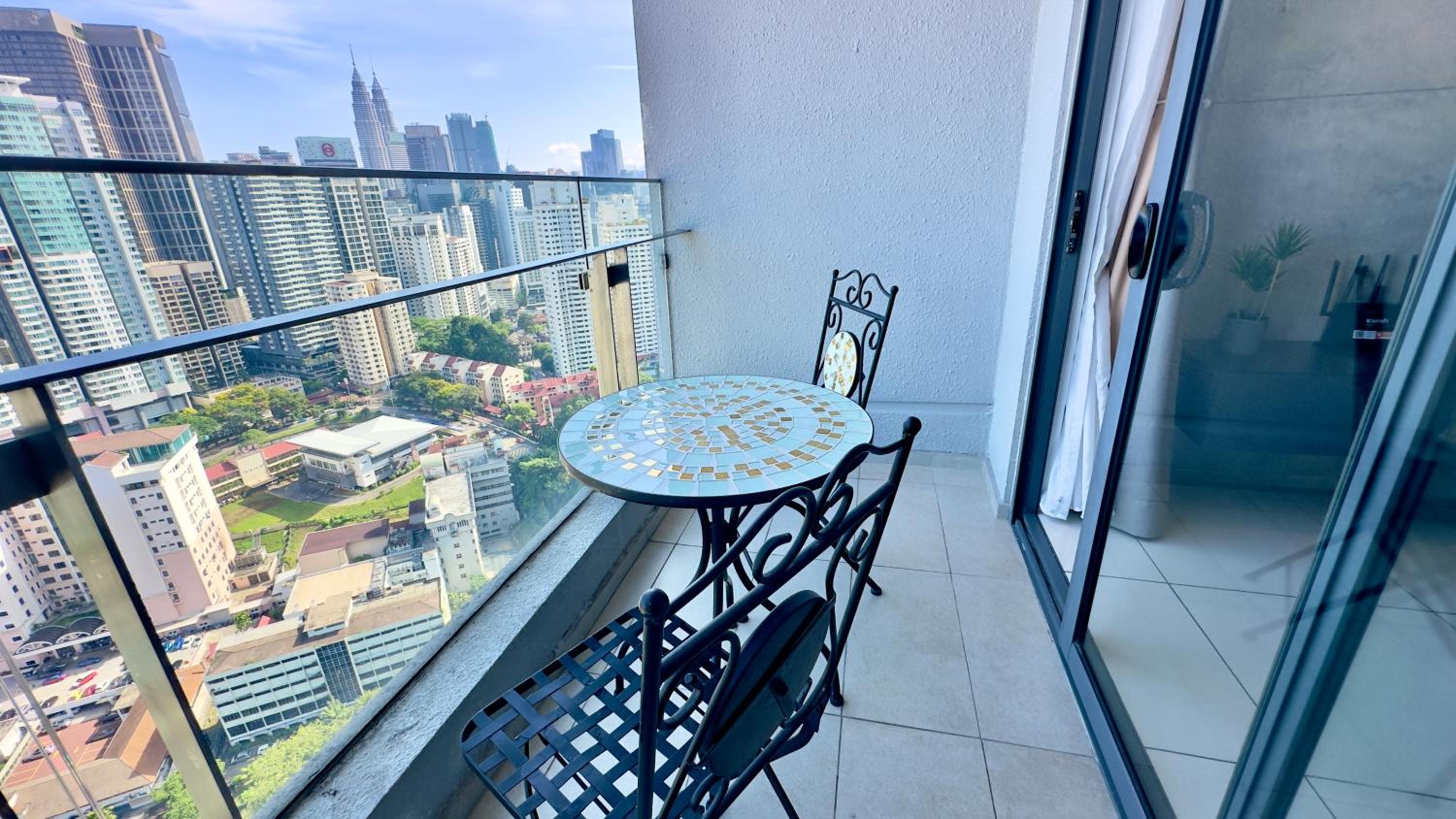 Balcony Unit II & The Robertson Residence 33f