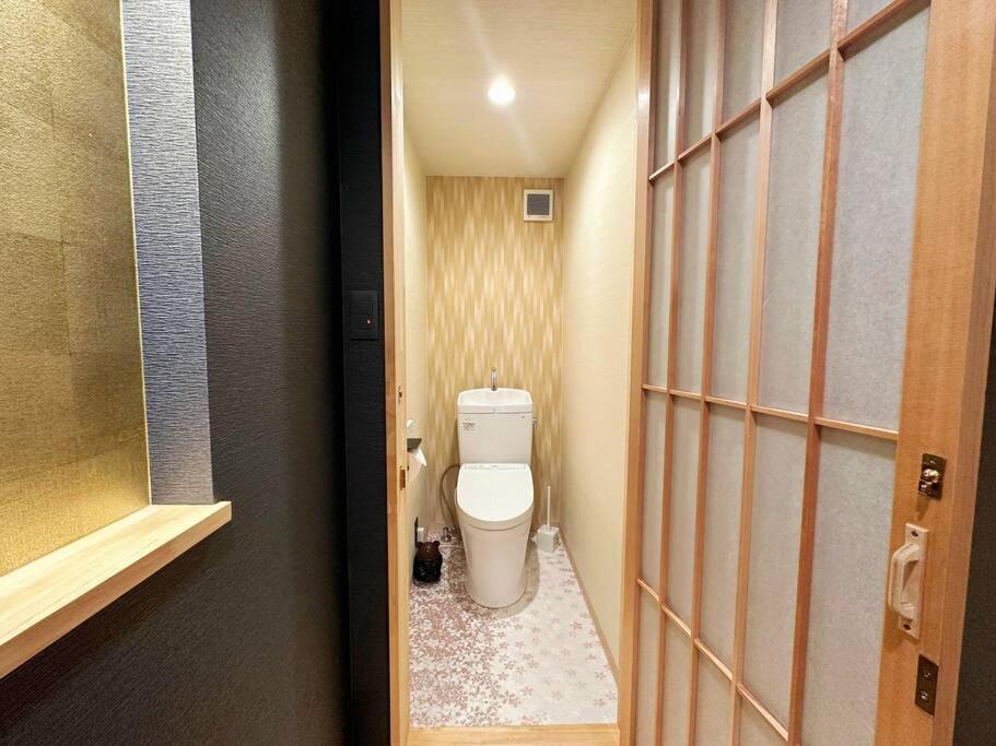 Cozy Japanese House 20 Minutes to USJ and Namba