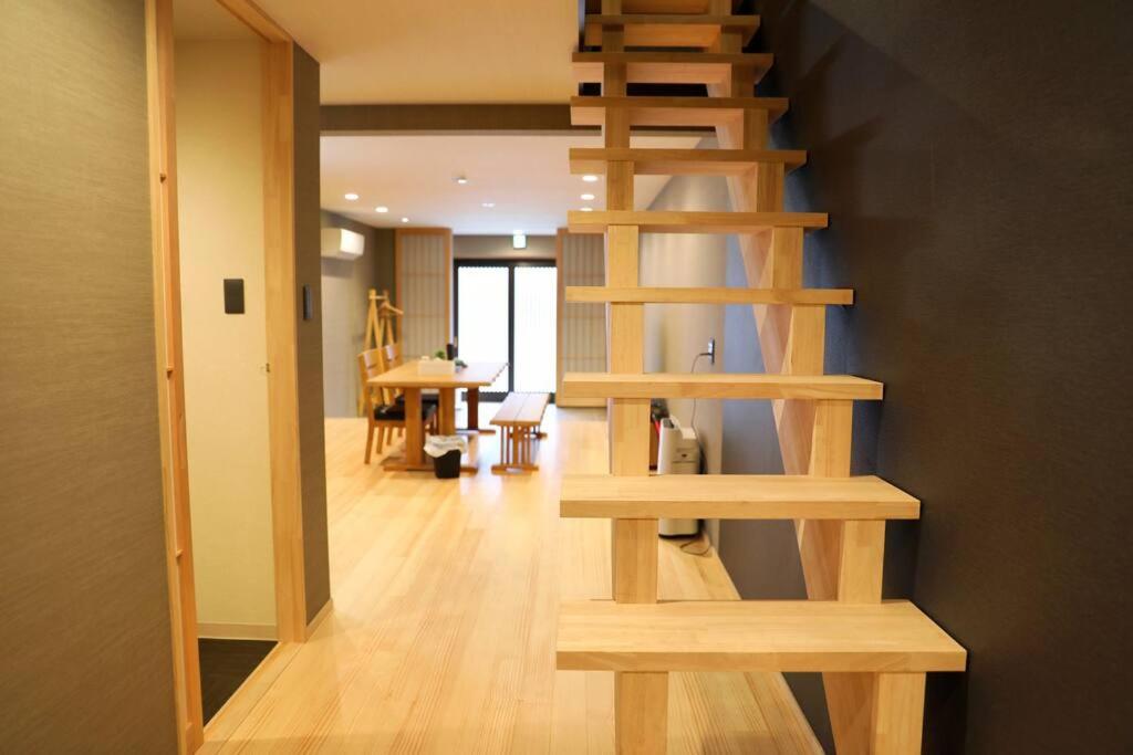 Cozy Japanese House 20 Minutes to USJ and Namba