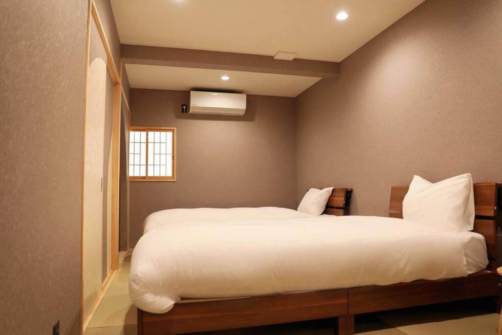 Cozy Japanese House 20 Minutes to USJ and Namba