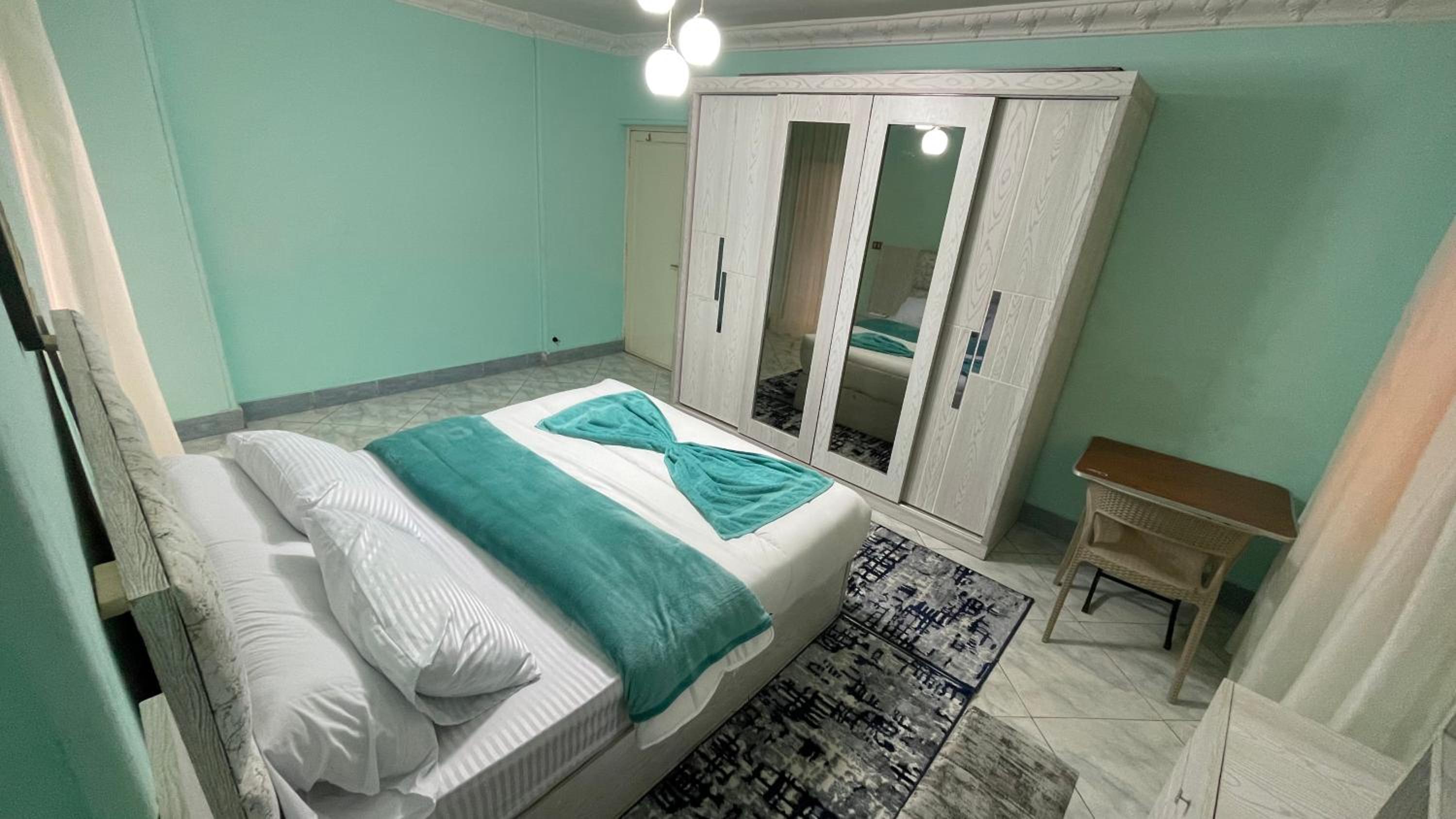 New Cozy Apartment 10 Minutes away from Cairo Airport and all Amenities bedside Radisson Blu Hotel