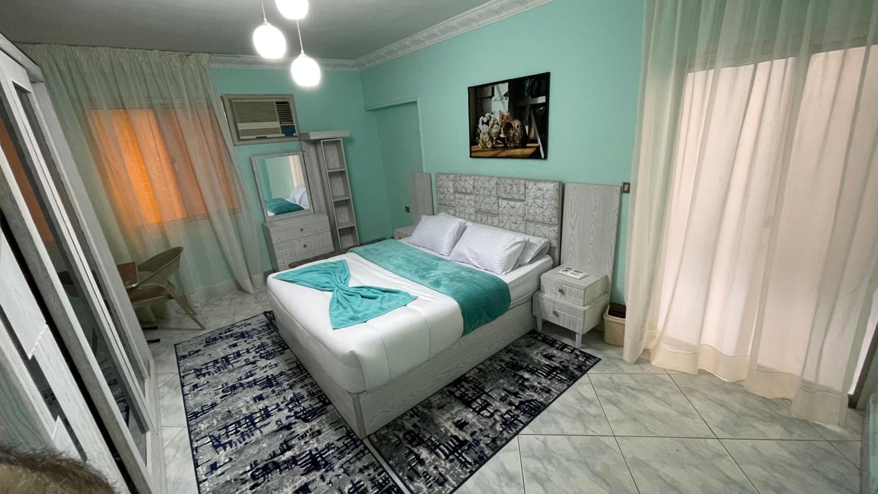 New Cozy Apartment 10 Minutes away from Cairo Airport and all Amenities bedside Radisson Blu Hotel