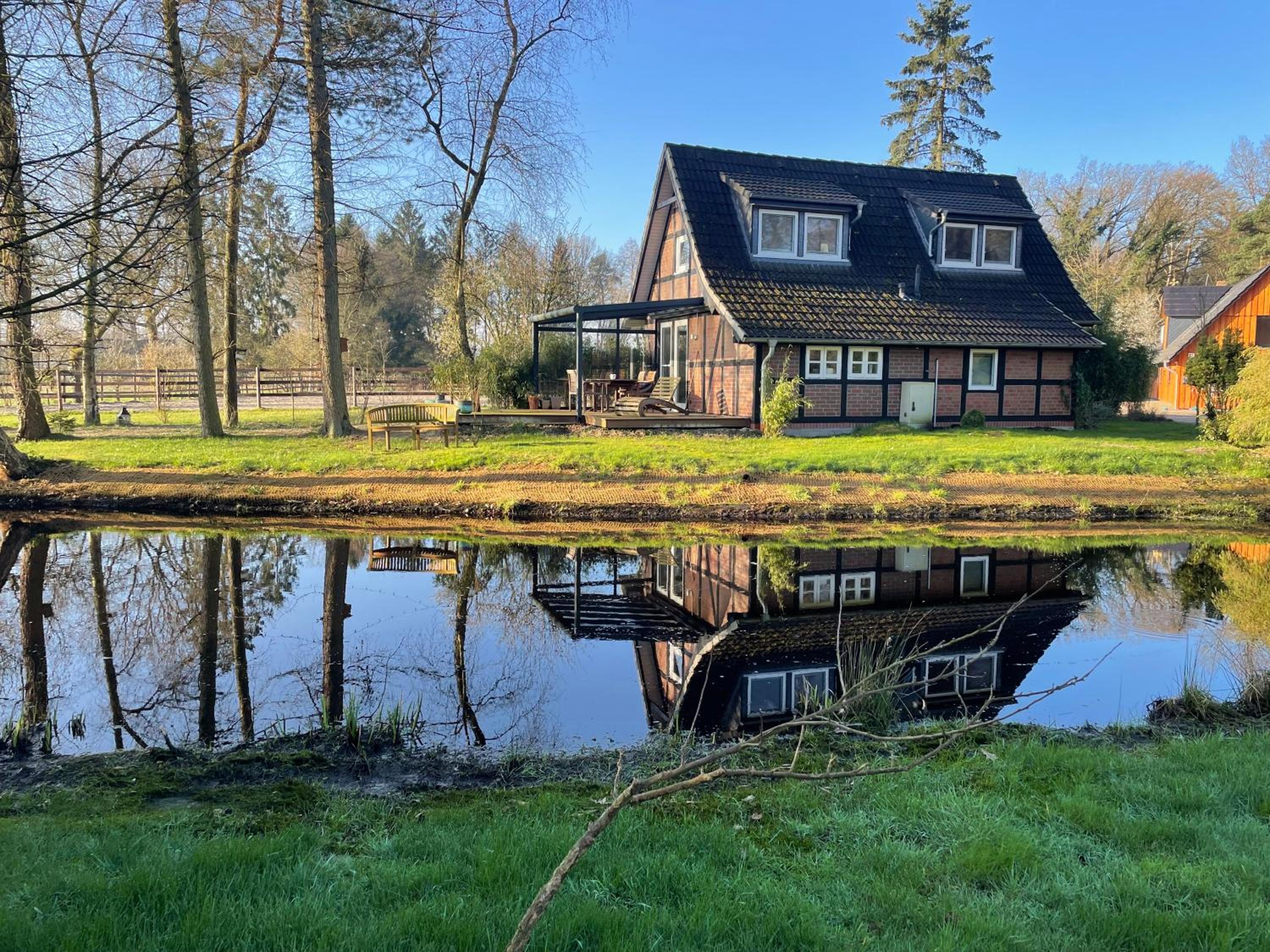 Haus am Teich