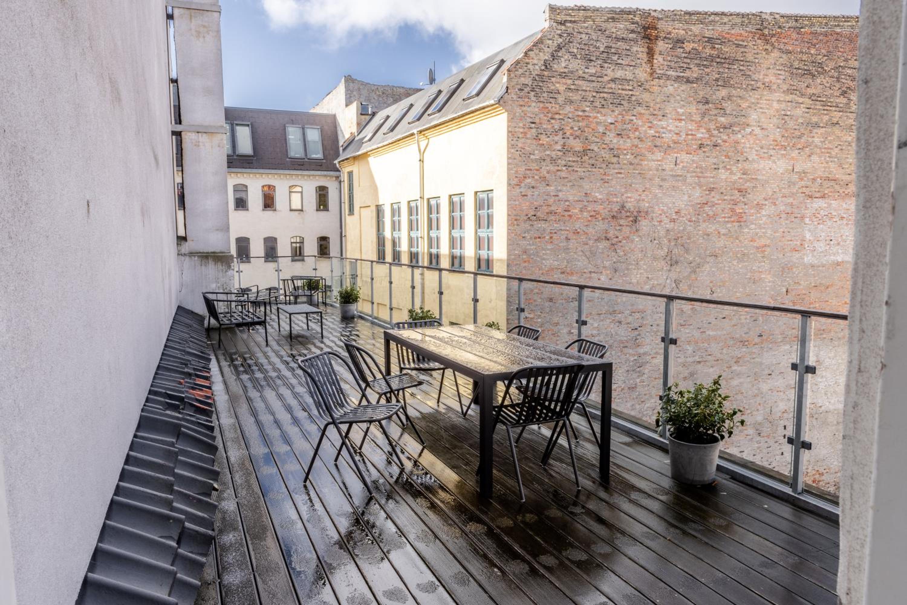 Penthouse w/rooftop terrace in latin quarter