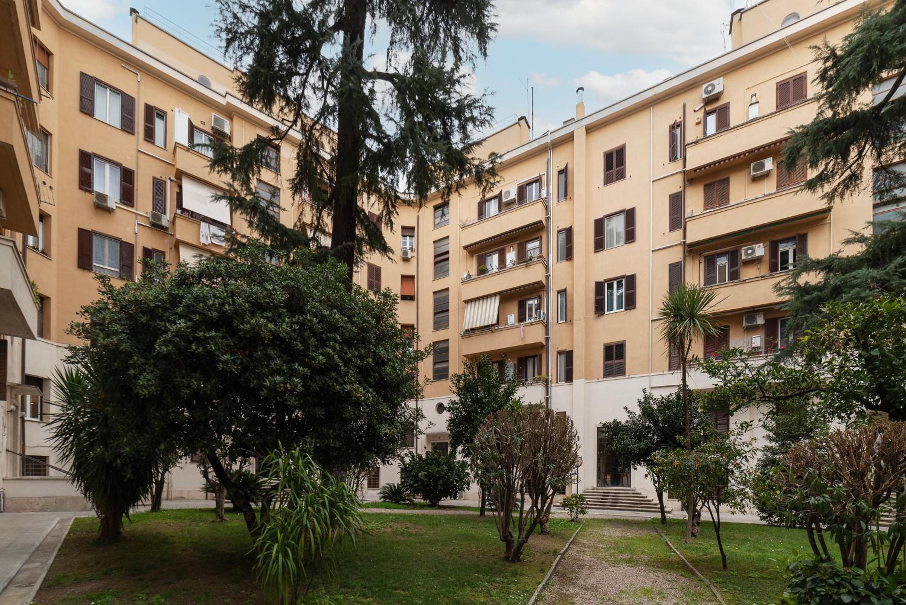 GuestHost - Piazza Bainsizza Elegant Apartment