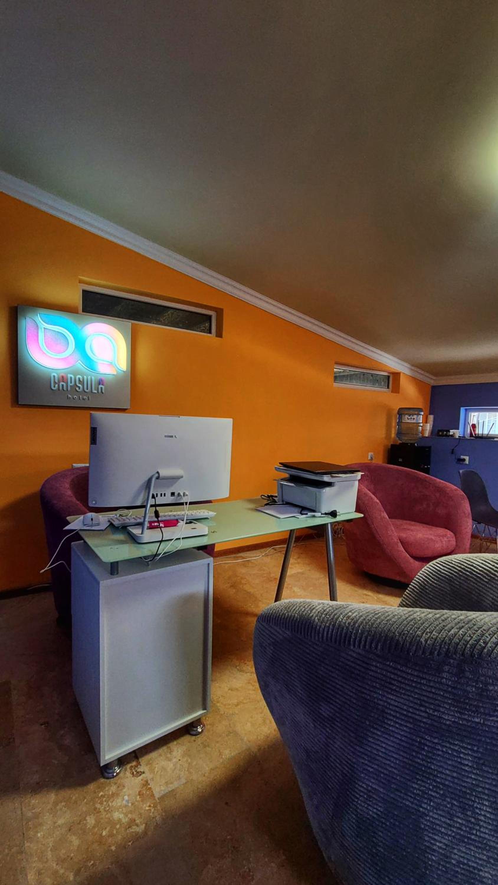 Capsula hotel