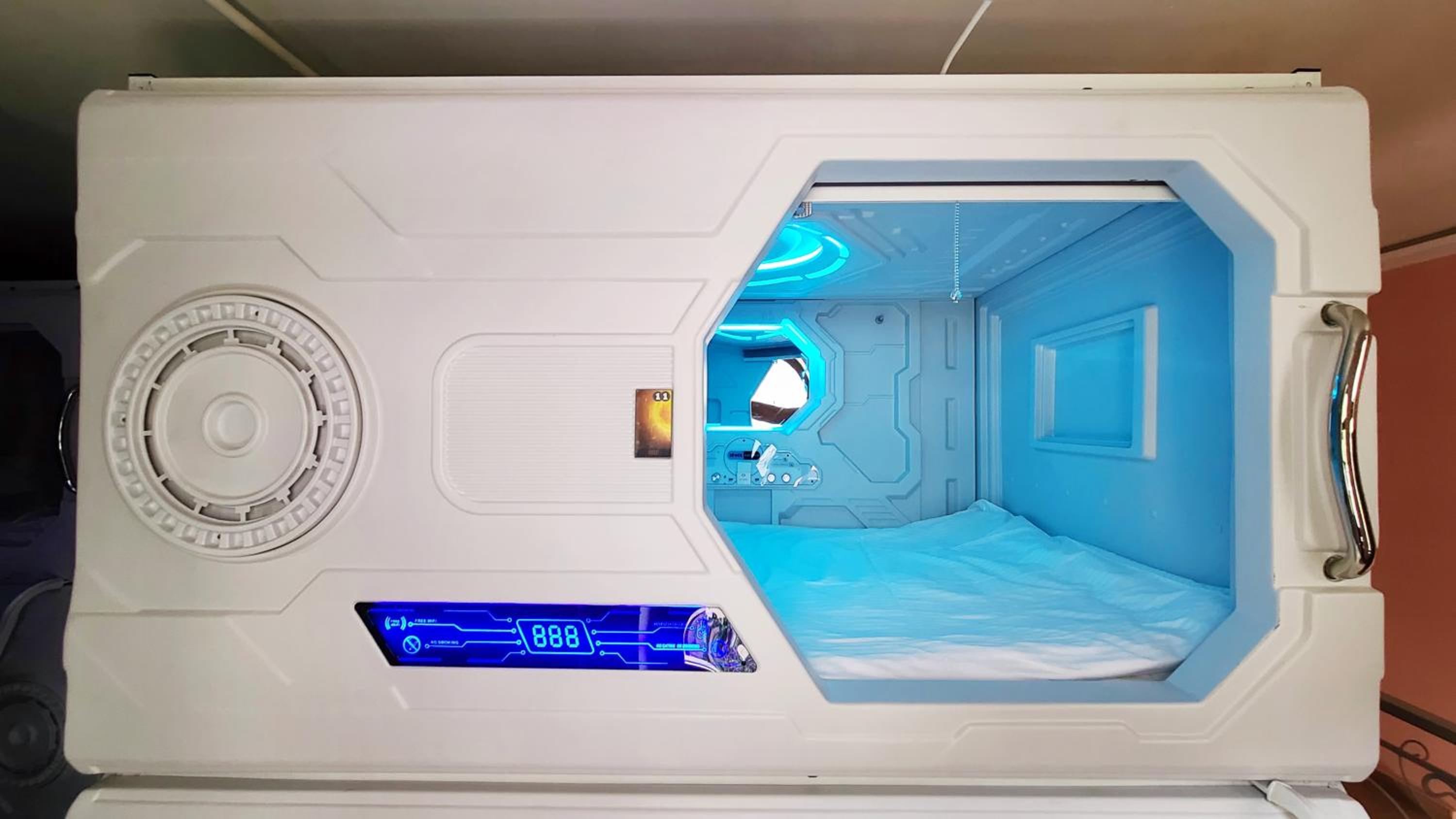 Capsula hotel