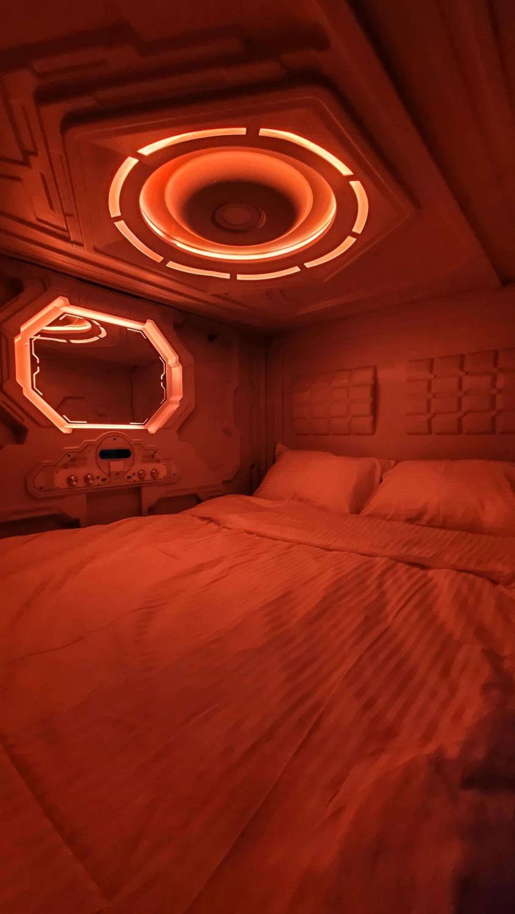 Capsula hotel