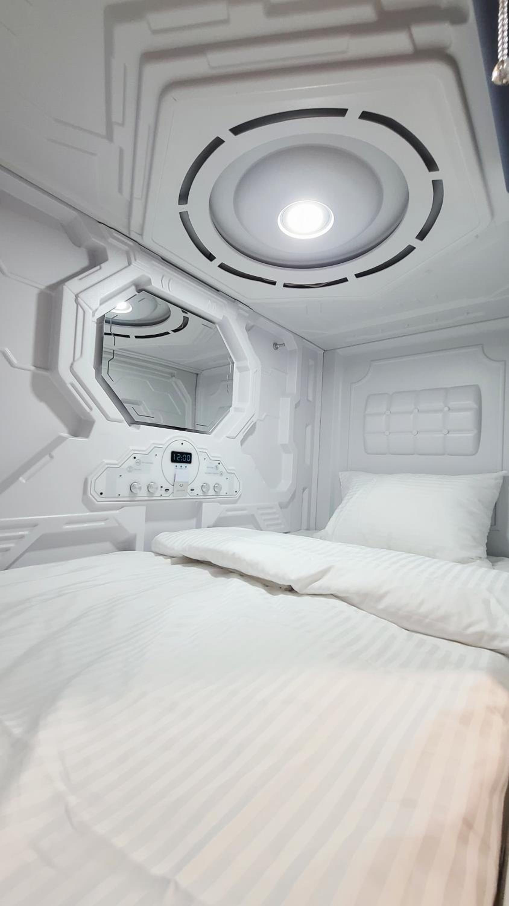 Capsula hotel