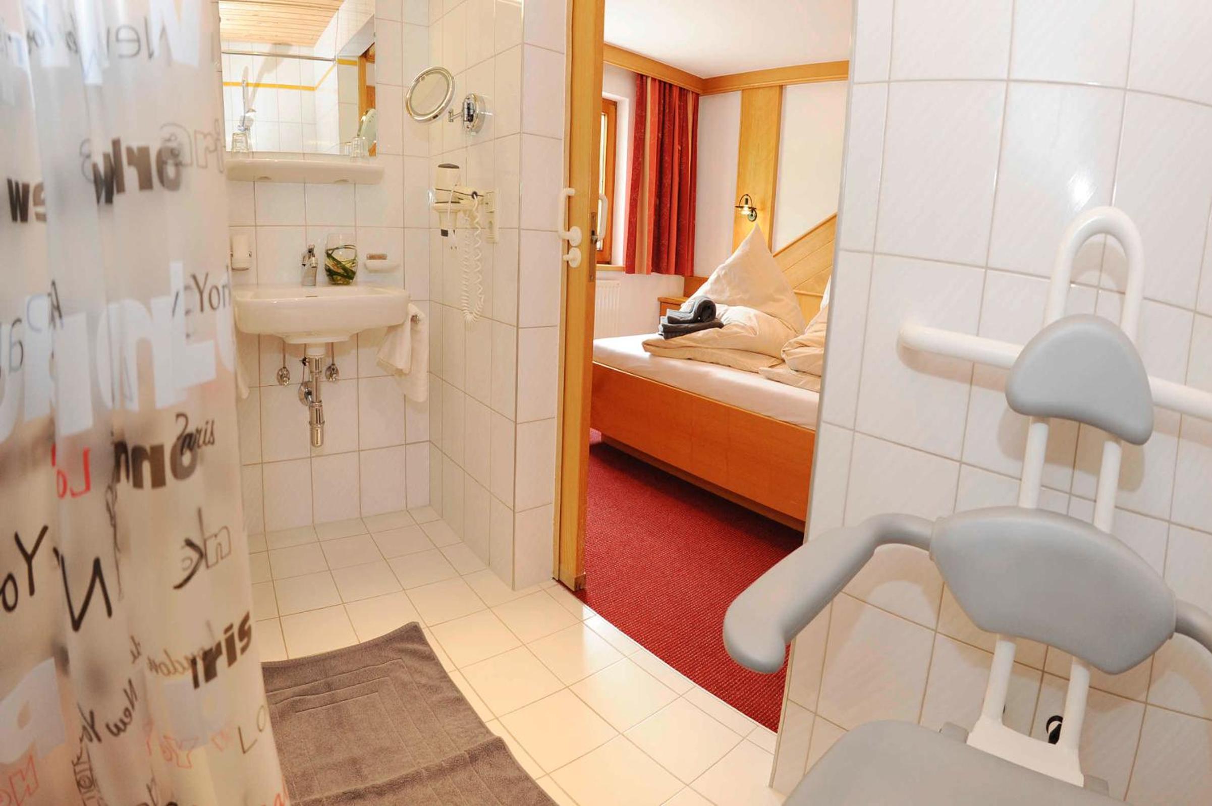 Photo 77