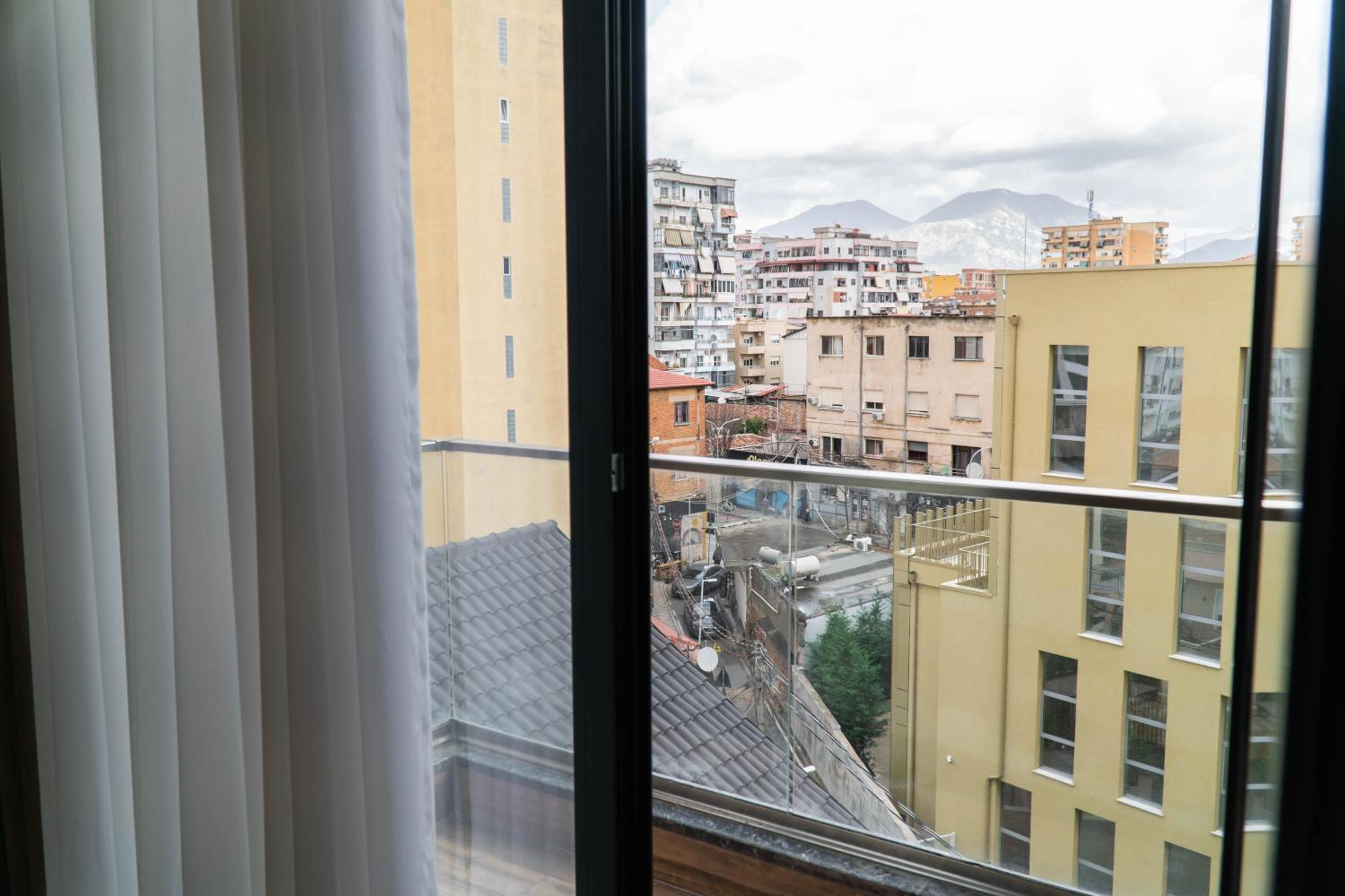 Signature apartment 10