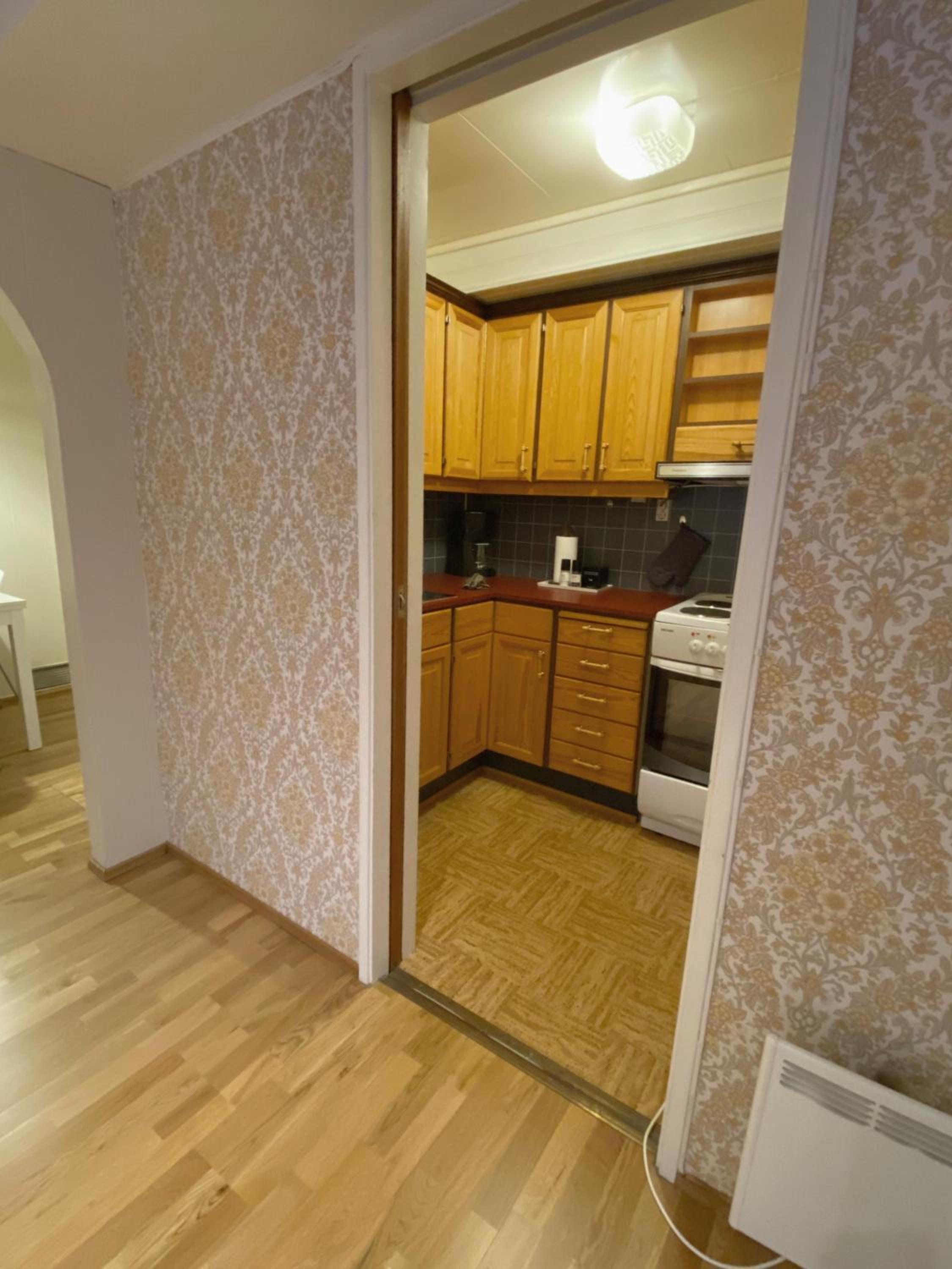 Central apartment with free parking view 5