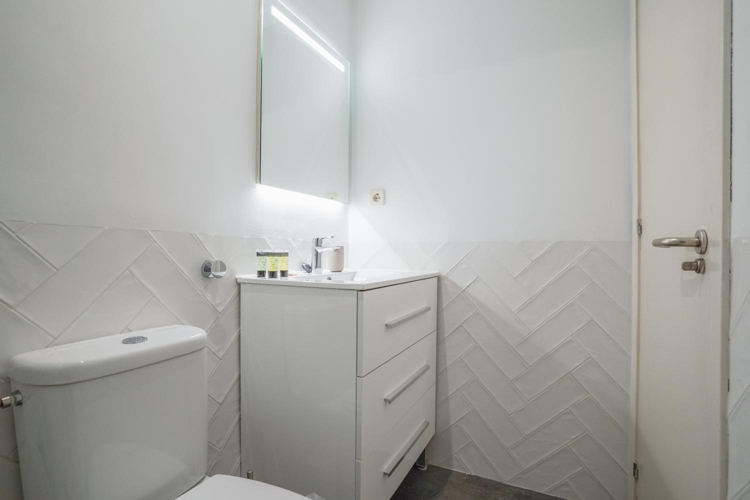 Cozy and Bright-1Bedroom 1Bathroom-Chamberí view 4