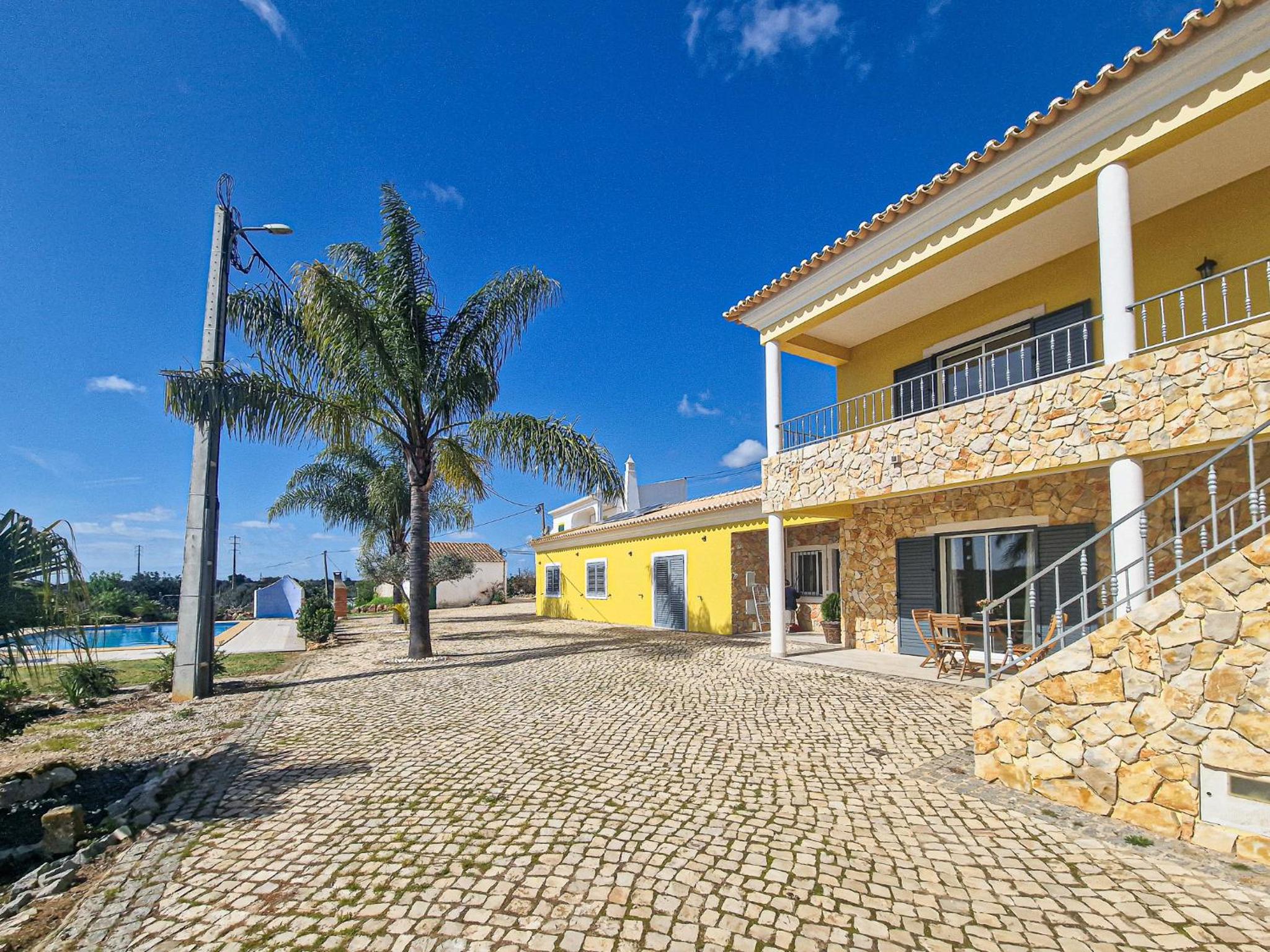 Quinta do Bravo - Swimming Pool - BY BEDZY