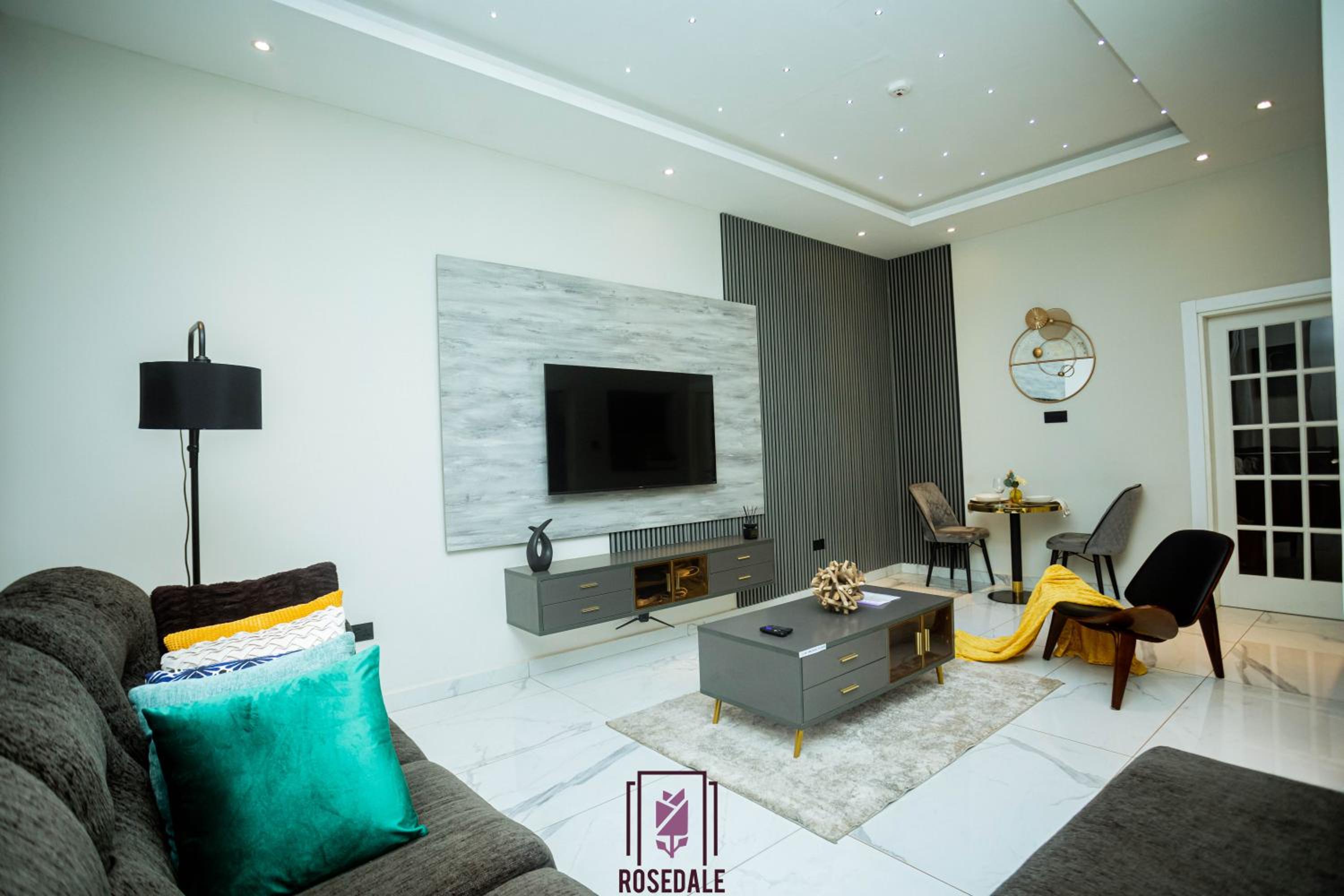 2-BEDRM URBAN Elegance at The Rosedale Apartments view 2