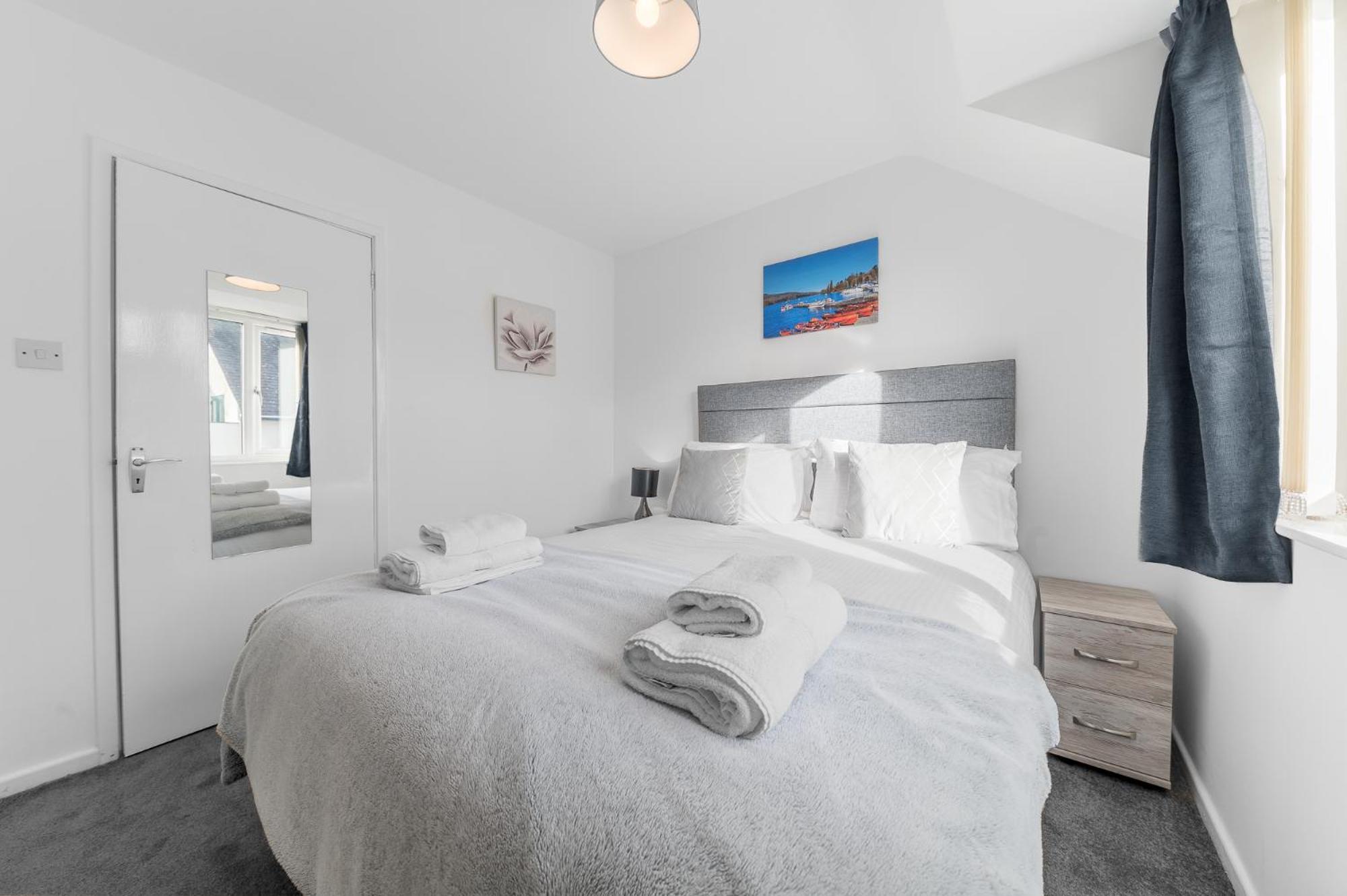 Two minute walk from the World of Beatrix Potter, apartment with parking view 5