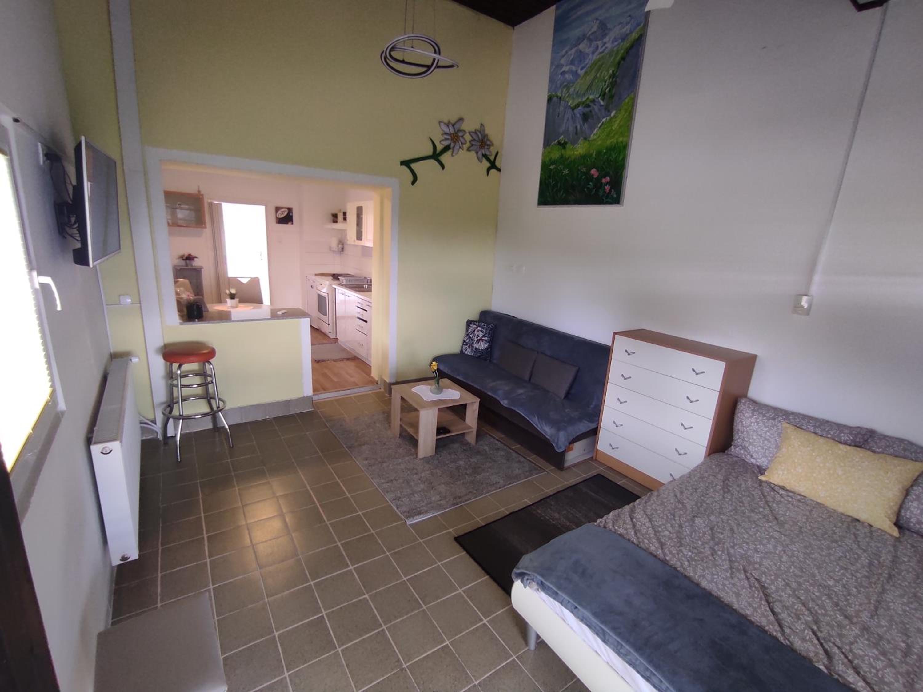 APARTMA ZADNIKAR