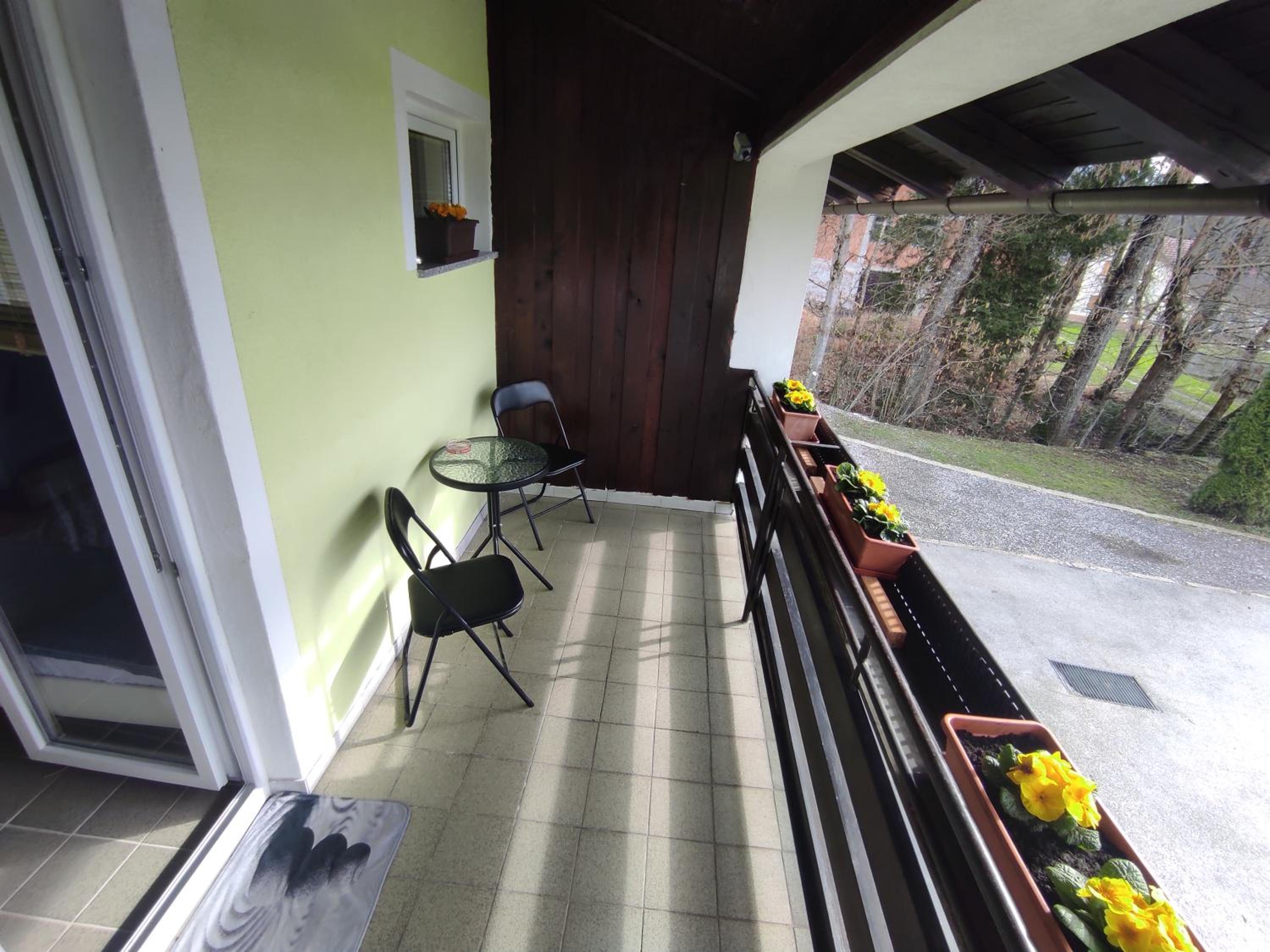APARTMA ZADNIKAR