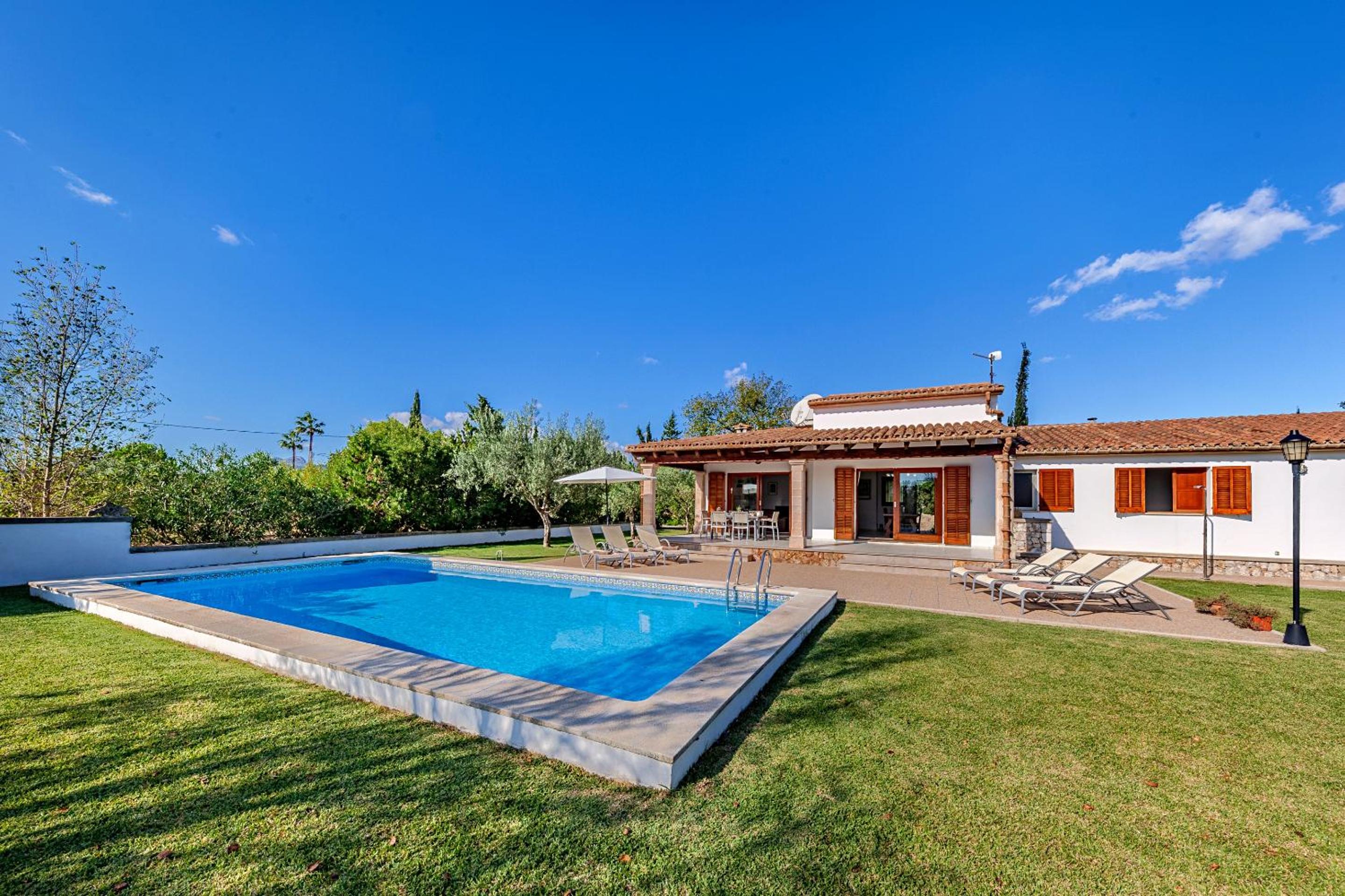 Hotel Beach Villa Can Carles by Sealand Villas - Image 1