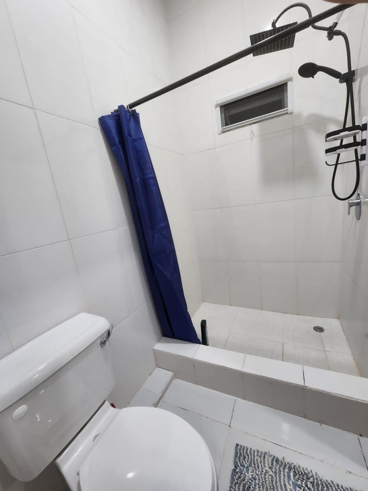 5 Bed Villa Sleeps 10 with Jacuzzi