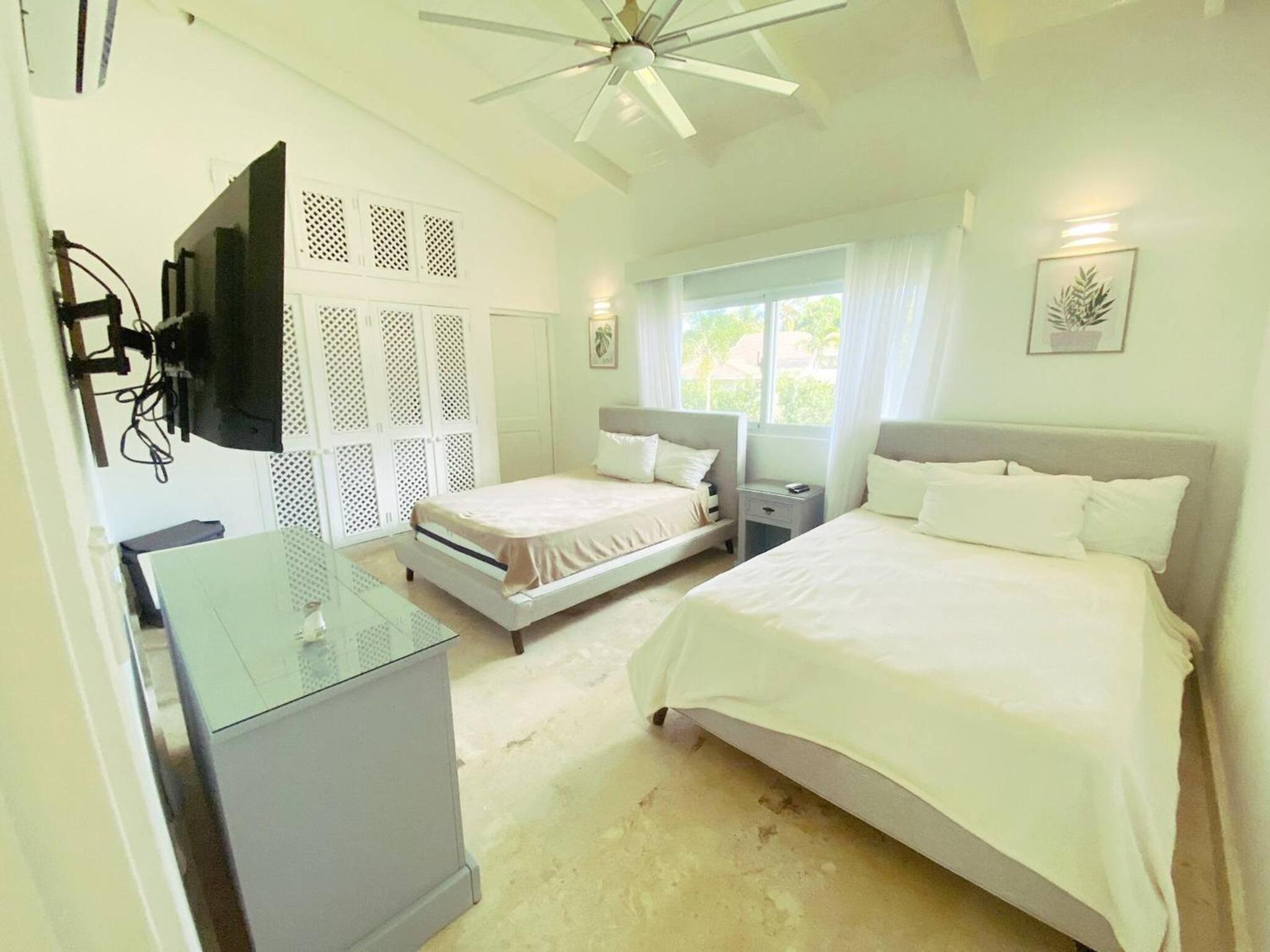 Seasideserenity Luxury Villa Steps From The Beach