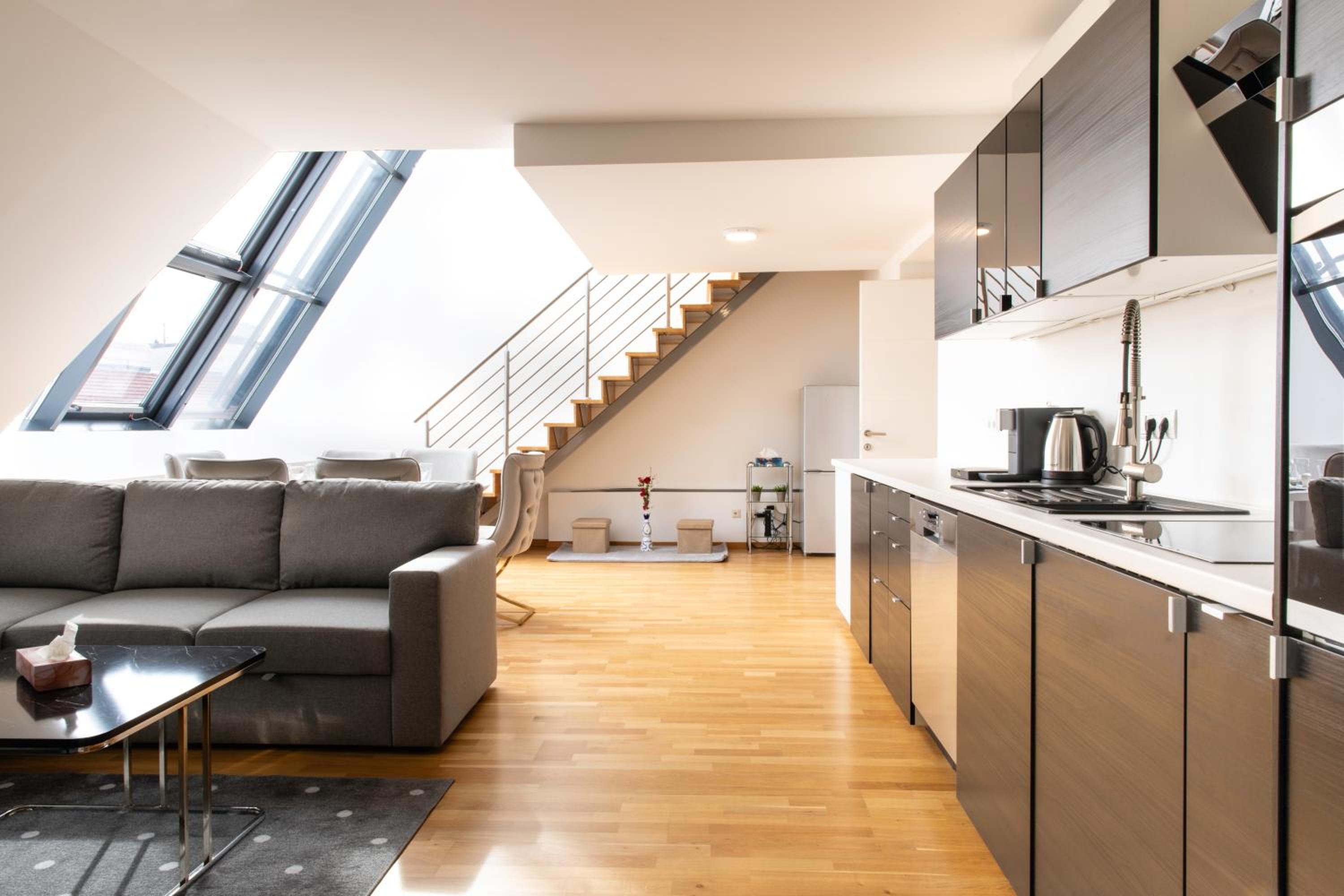 Lé David City Apartments 1020