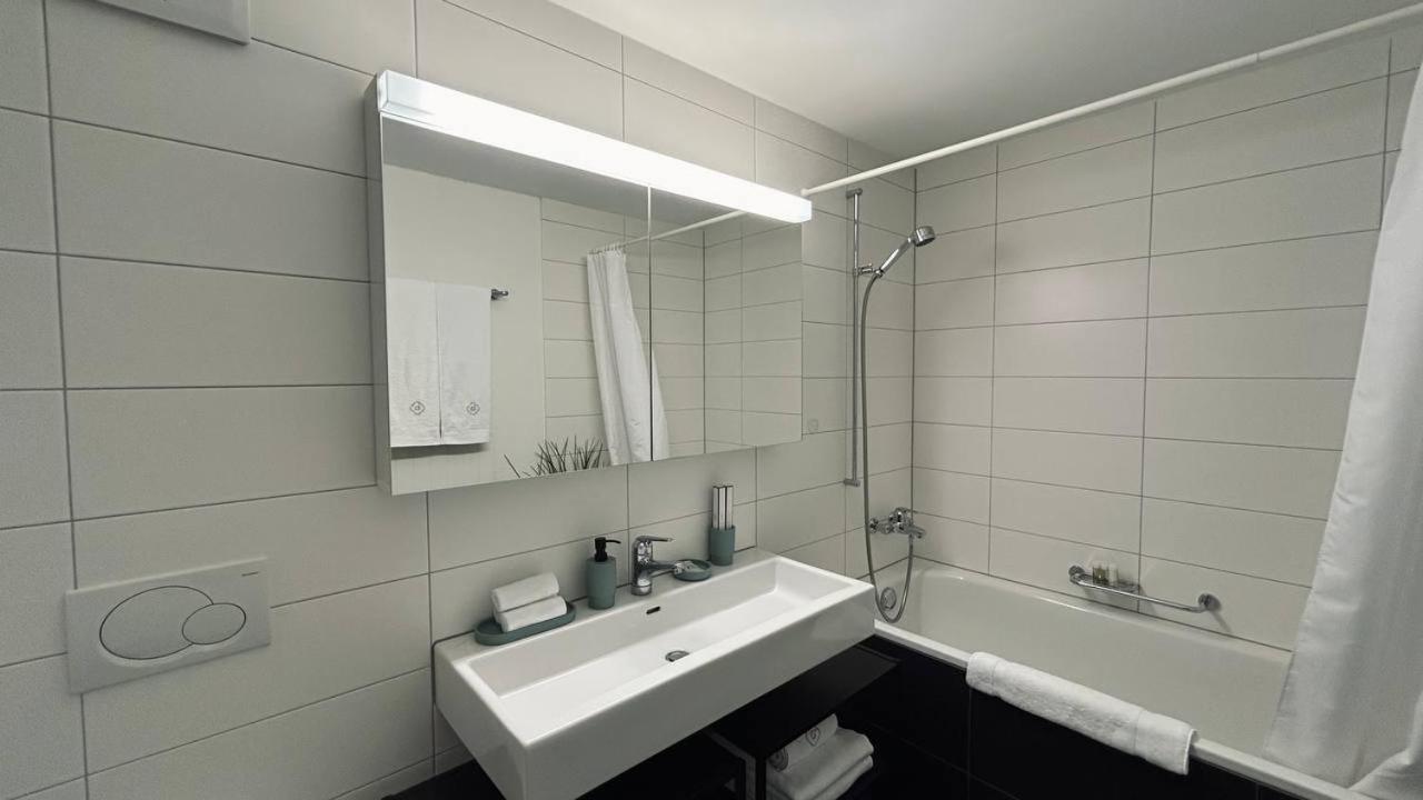 Paradeplatz Apartment by Airhome