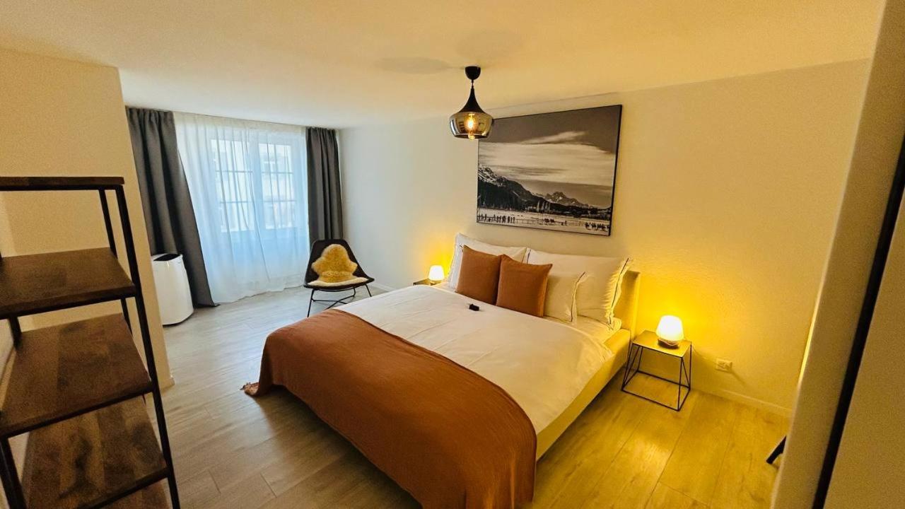 Paradeplatz Apartment by Airhome