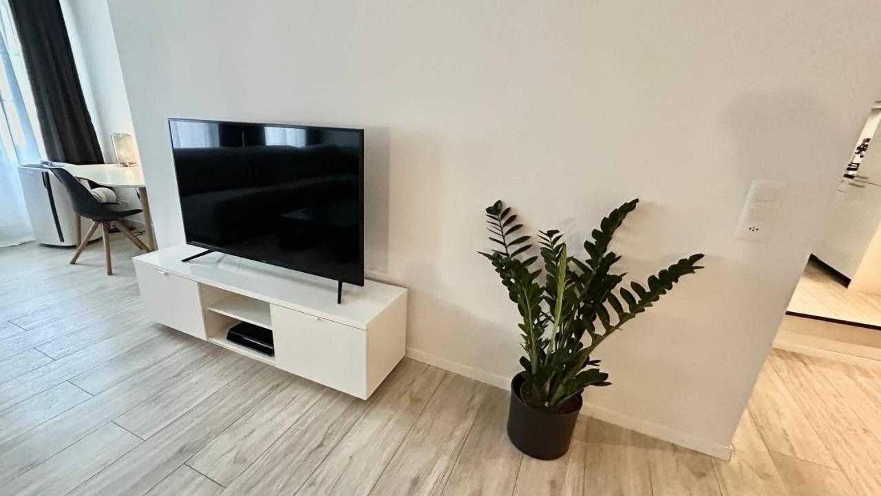 Paradeplatz Apartment by Airhome