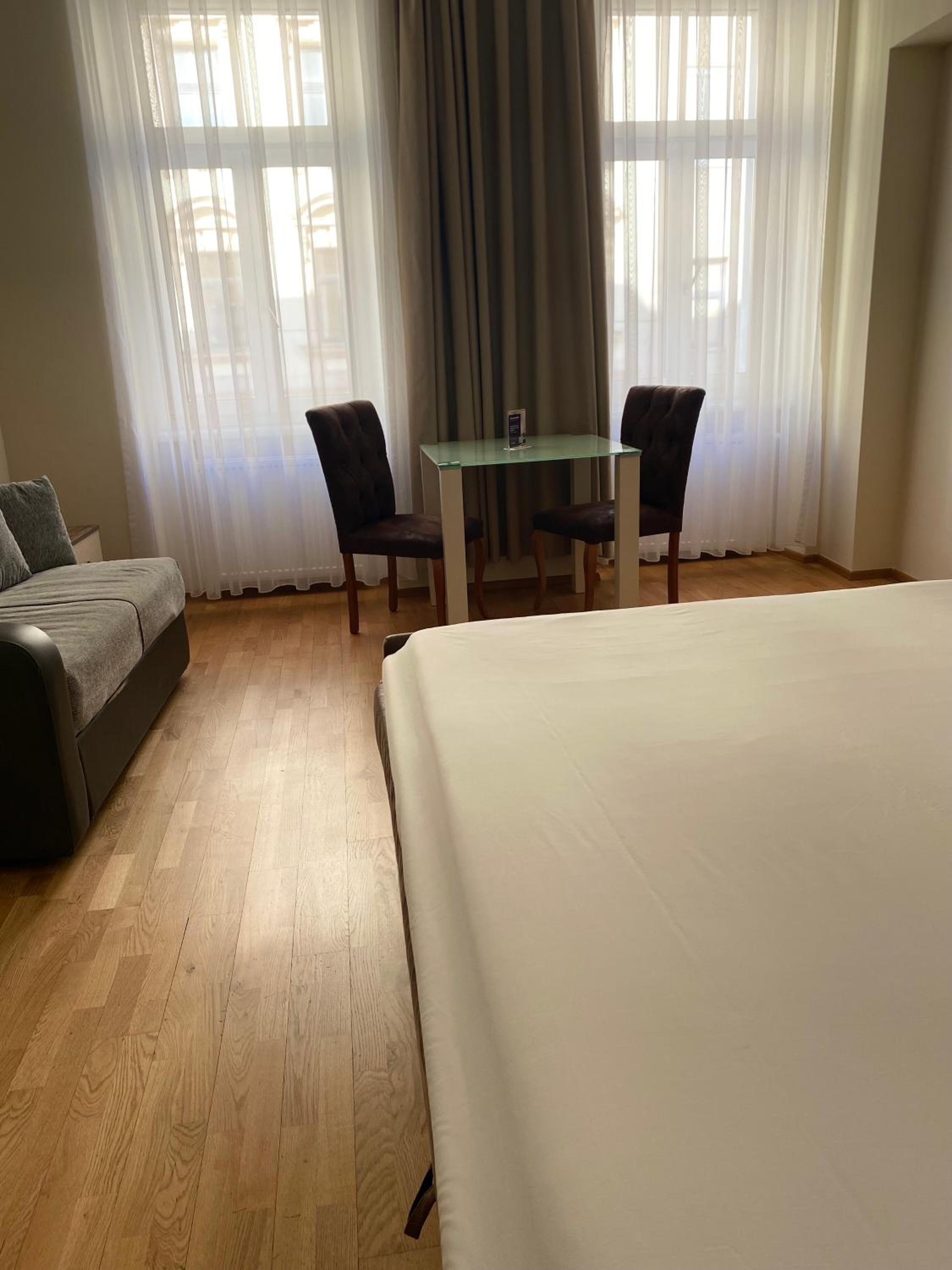 Aurellia Apartments