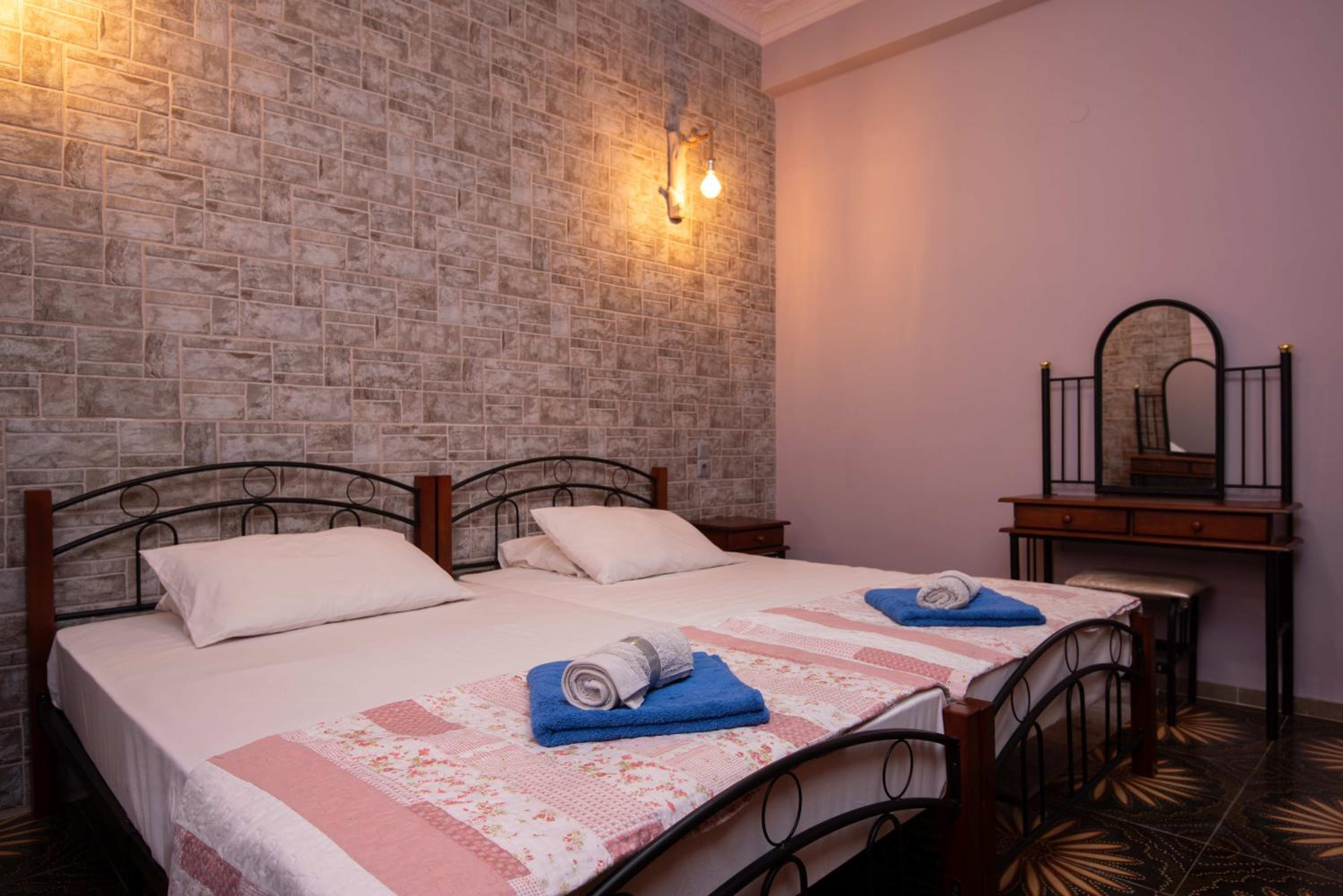 Dimitras Apartments
