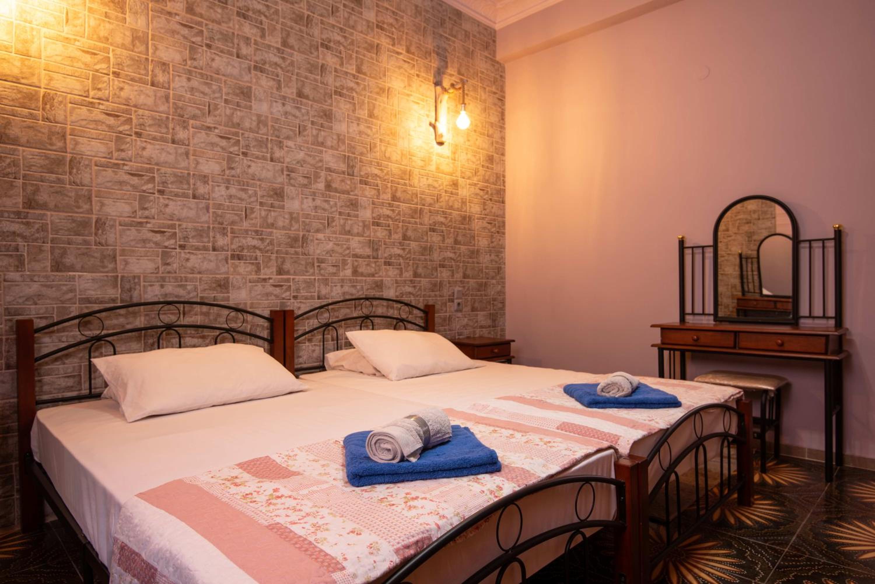 Dimitras Apartments