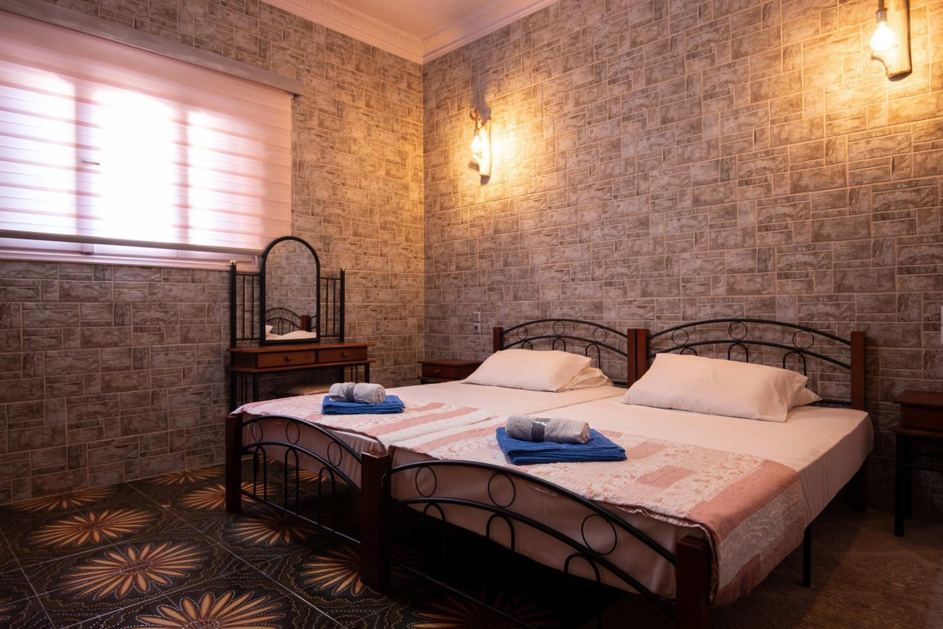 Dimitras Apartments